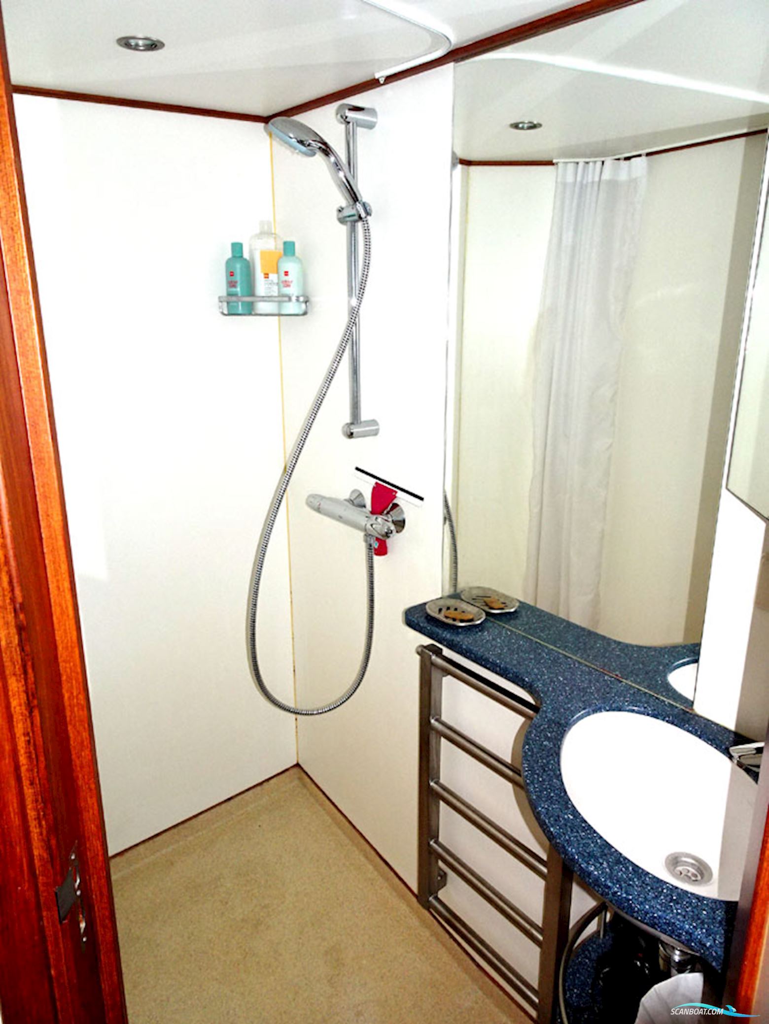 Luxe Motor Cruise 19.75