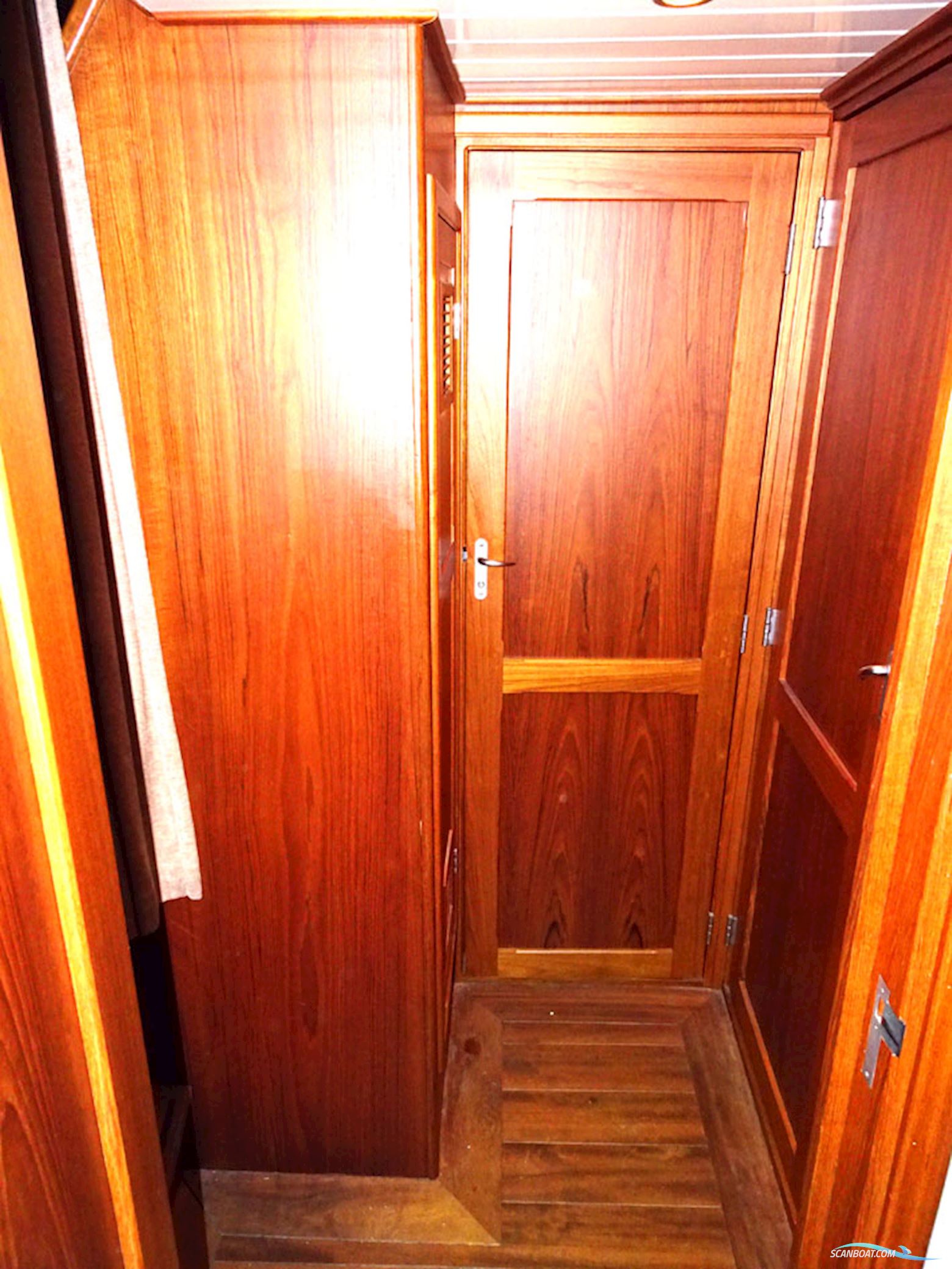 Luxe Motor Cruise 19.75