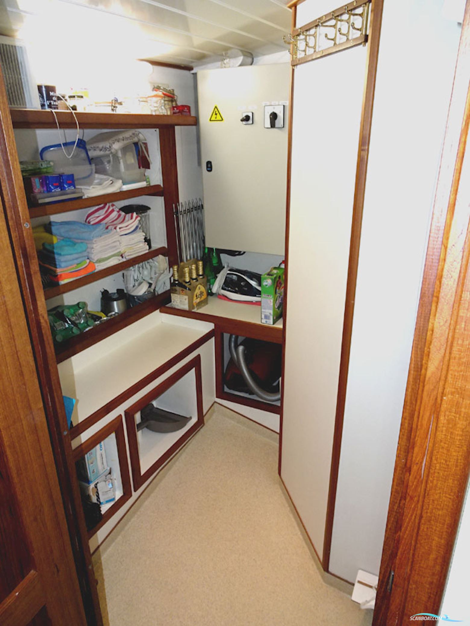 Luxe Motor Cruise 19.75