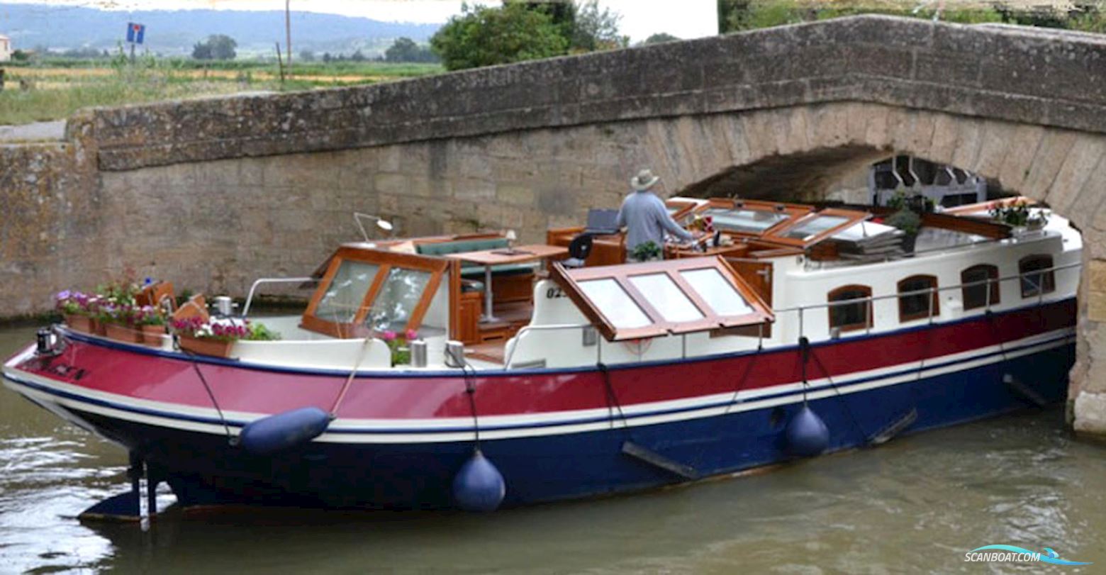 Luxe Motor Cruise 19.75