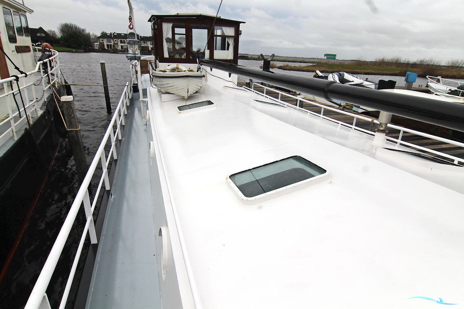 Luxe-Motor Live Aboard