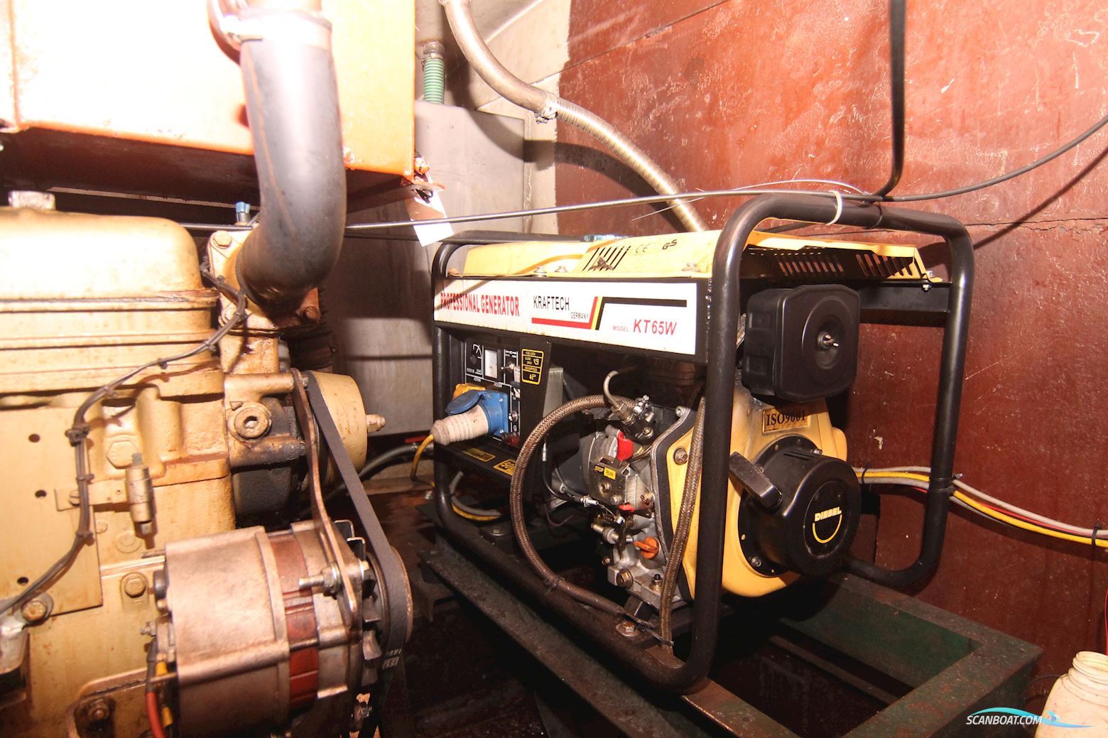 Luxe-Motor Live Aboard