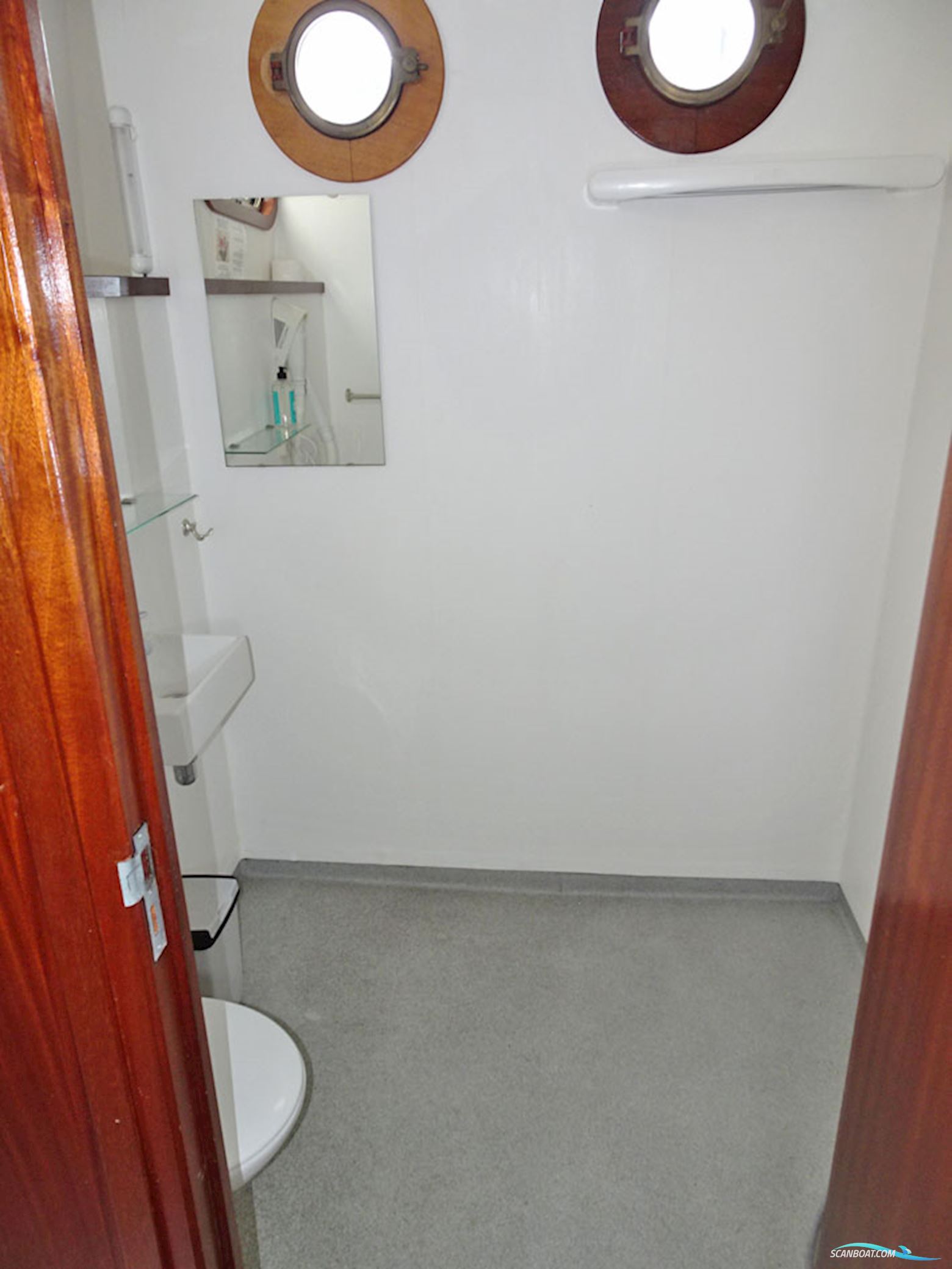 Rijn Hotel / Passagiersschip 19 passagiers