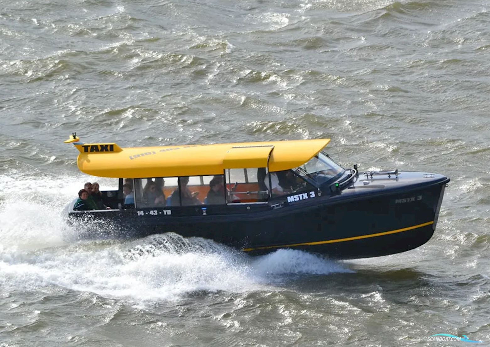Snelvarende Watertaxi 8.54, Mstx 3