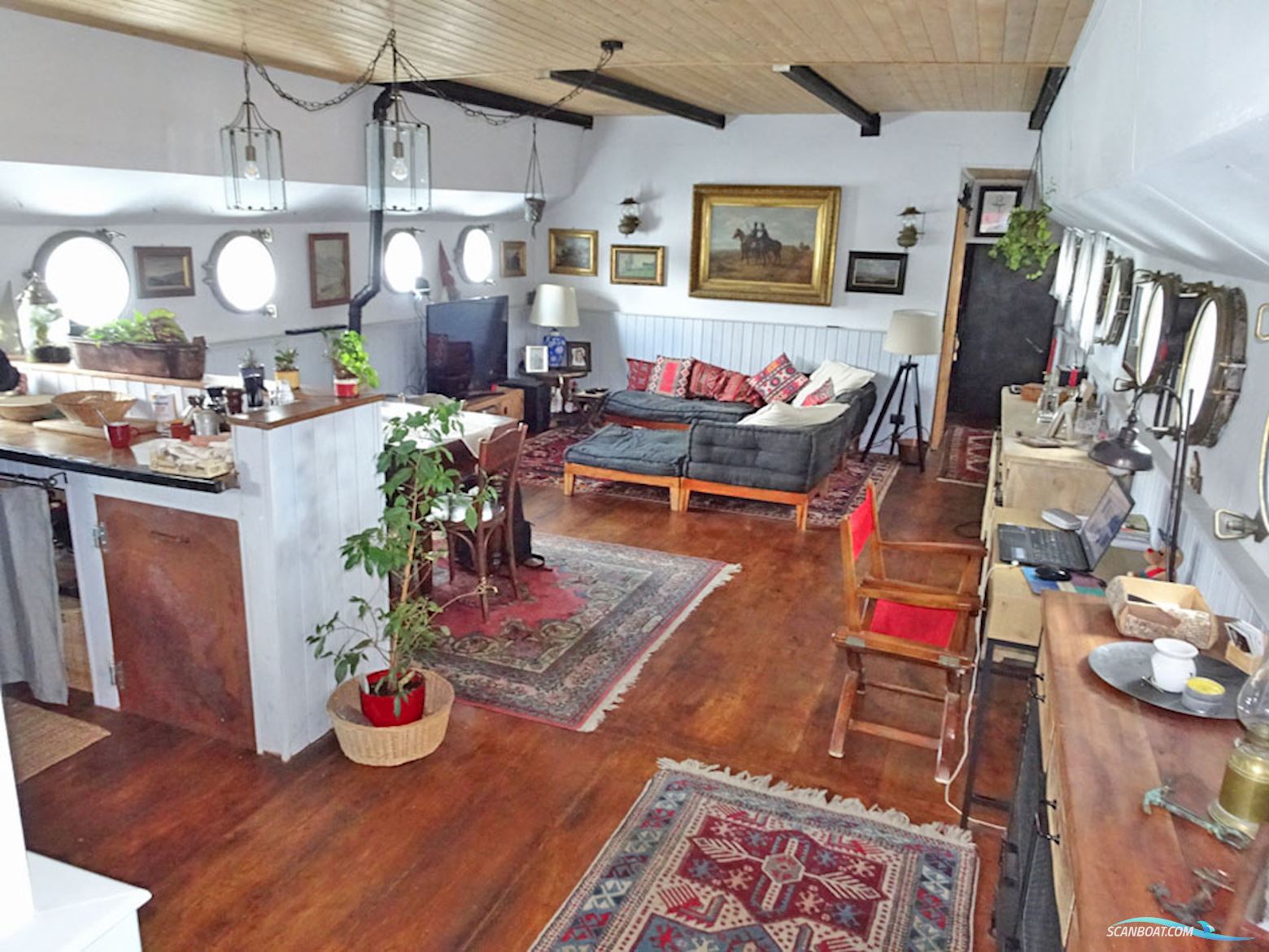 Spits Varend Woonschip 30.53 met UBC