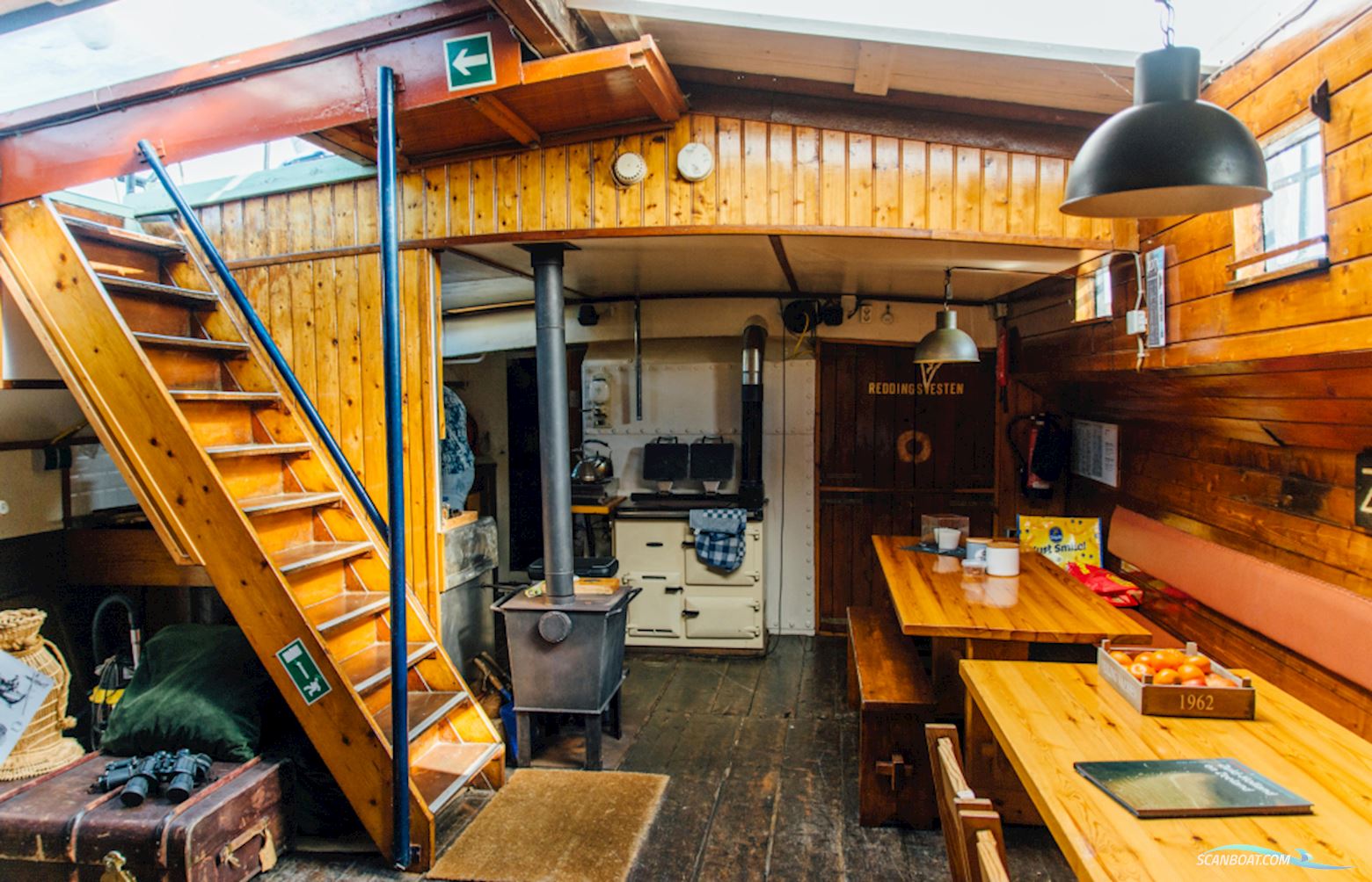 Tjalk Woon-Charter Tjalk