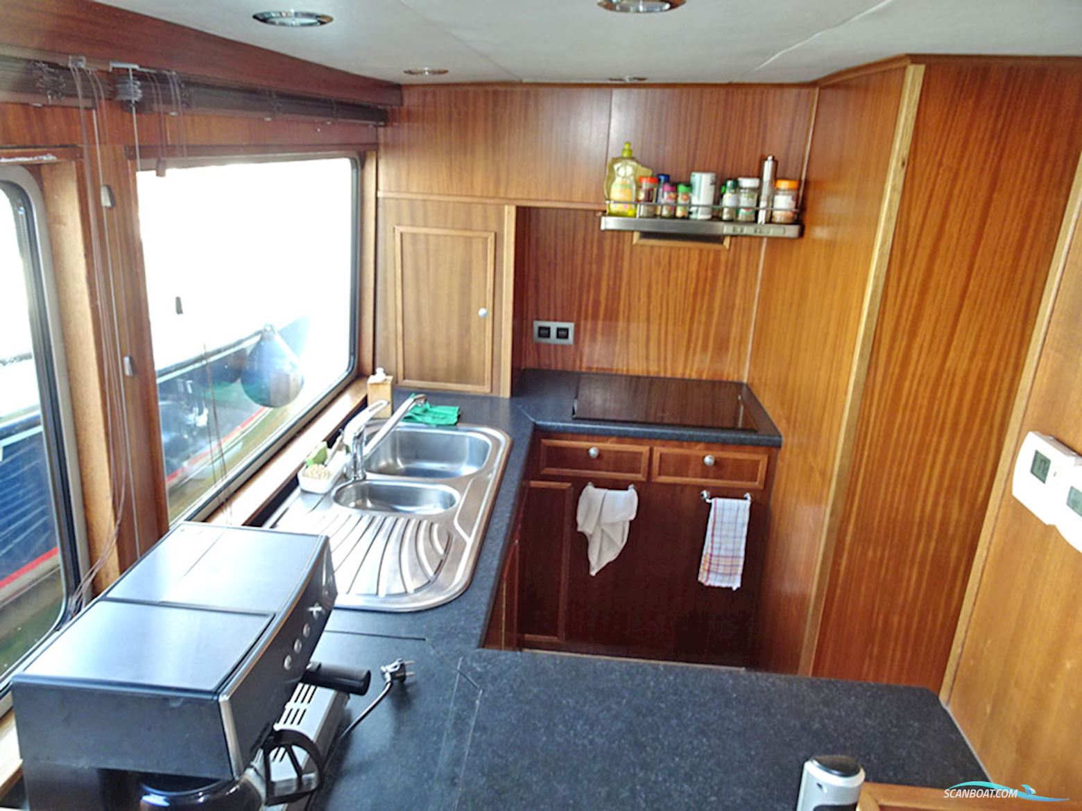 Trawlerjacht 48, Zeegaand