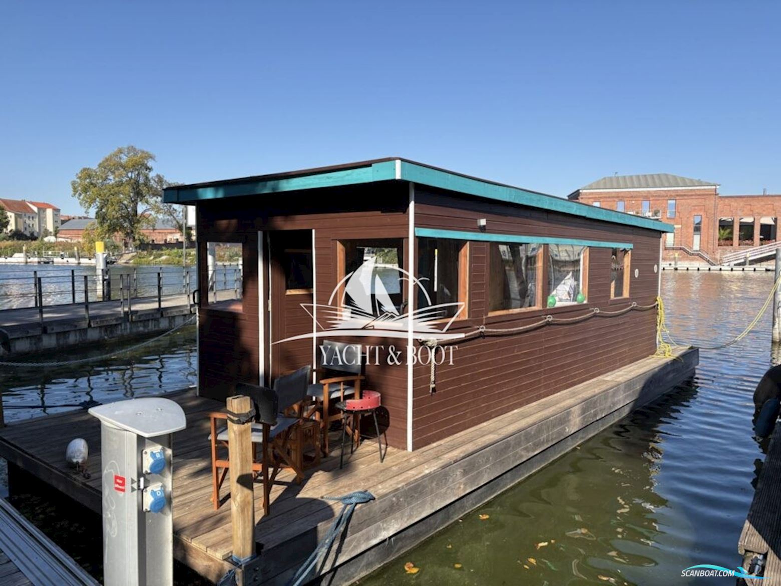 Treibgut Gbr Hausboot 10.6