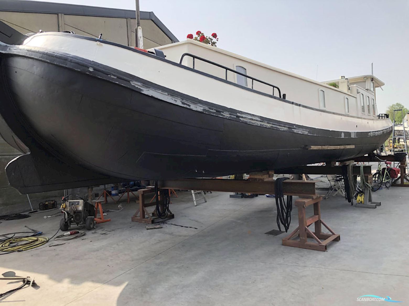 Varend Woonschip Skutsje 17.12