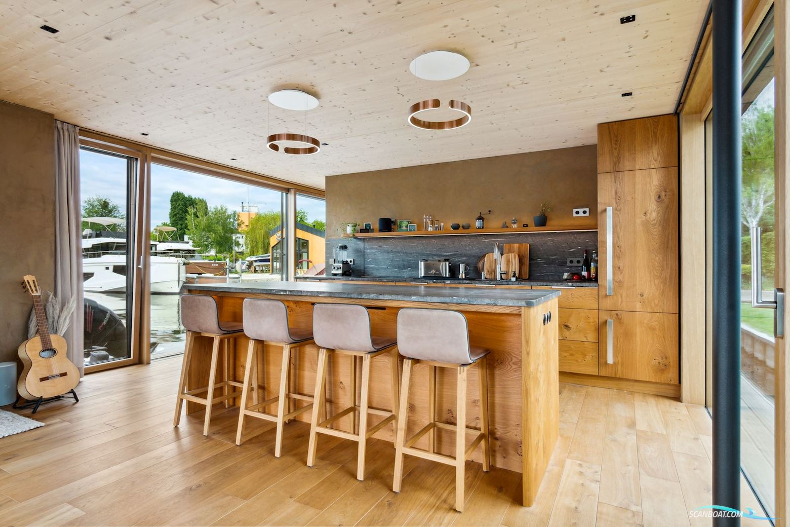 Waterloft "Ohana" - Eksklusiv sejlende husbåd / Wohnschiff (2022)