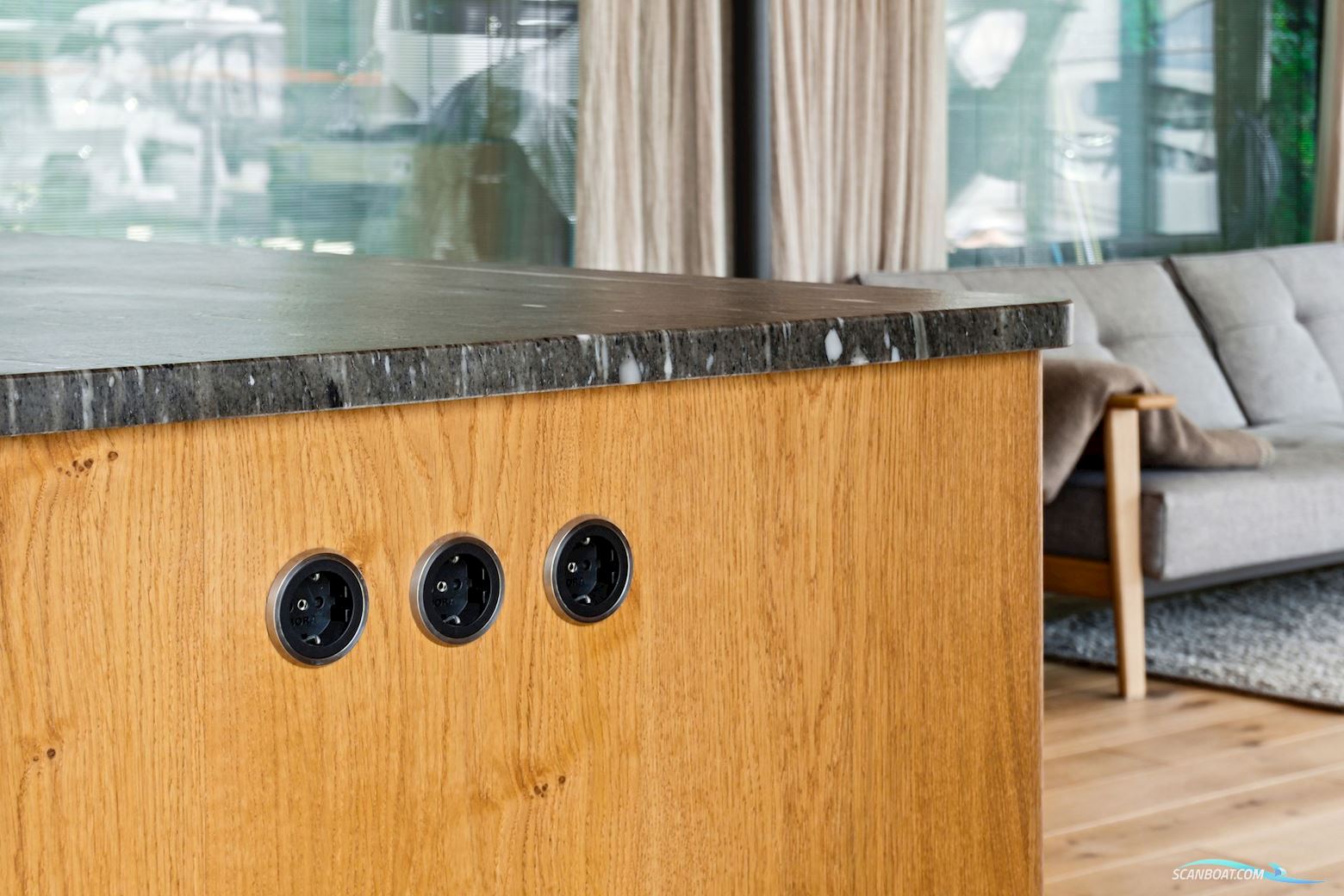 Waterloft "Ohana" - Eksklusiv sejlende husbåd / Wohnschiff (2022)