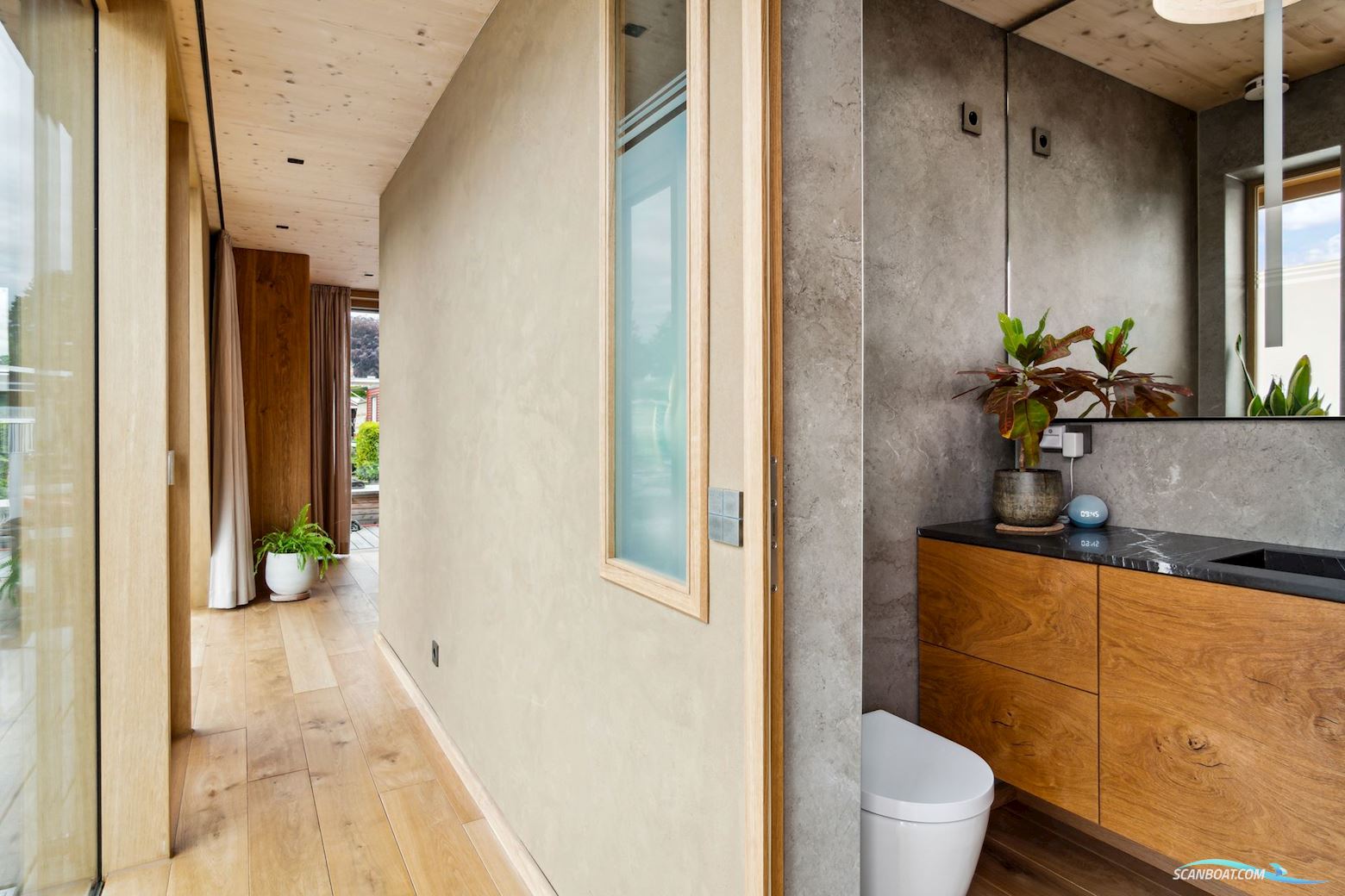 Waterloft "Ohana" - Eksklusiv sejlende husbåd / Wohnschiff (2022)