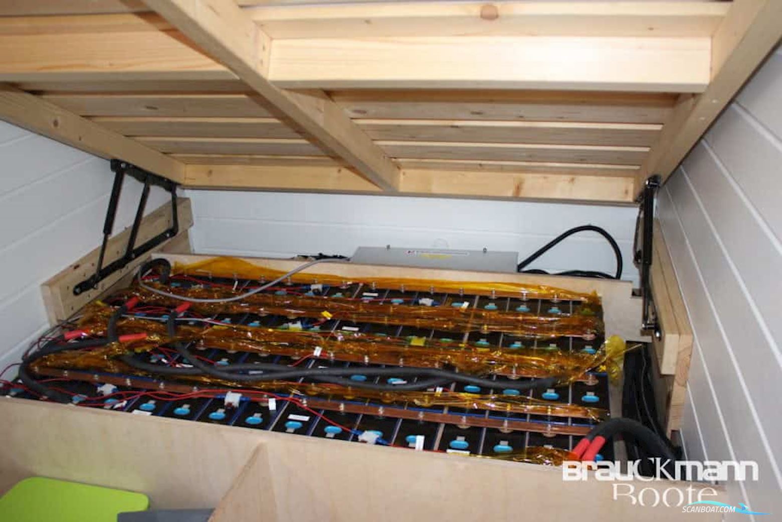 Werftbau Solar Hausboot 2022