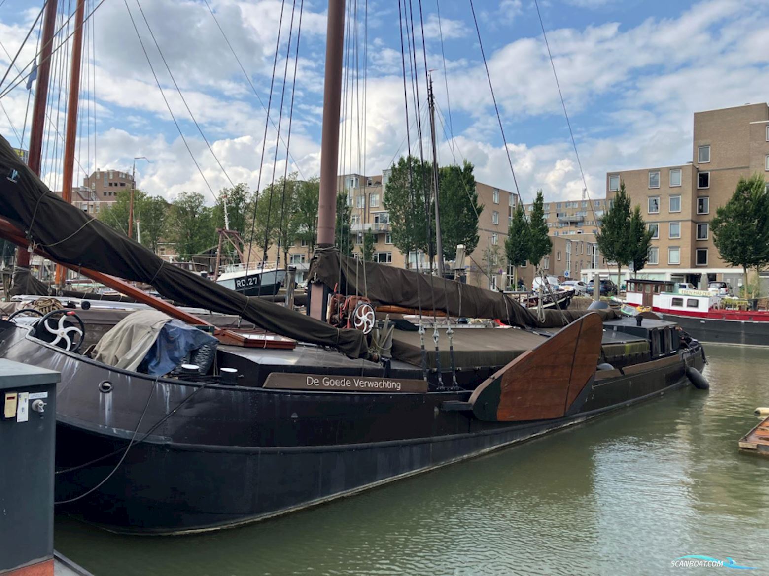 Zeilend Woonschip Woonschip Met Vaste Ligplaats