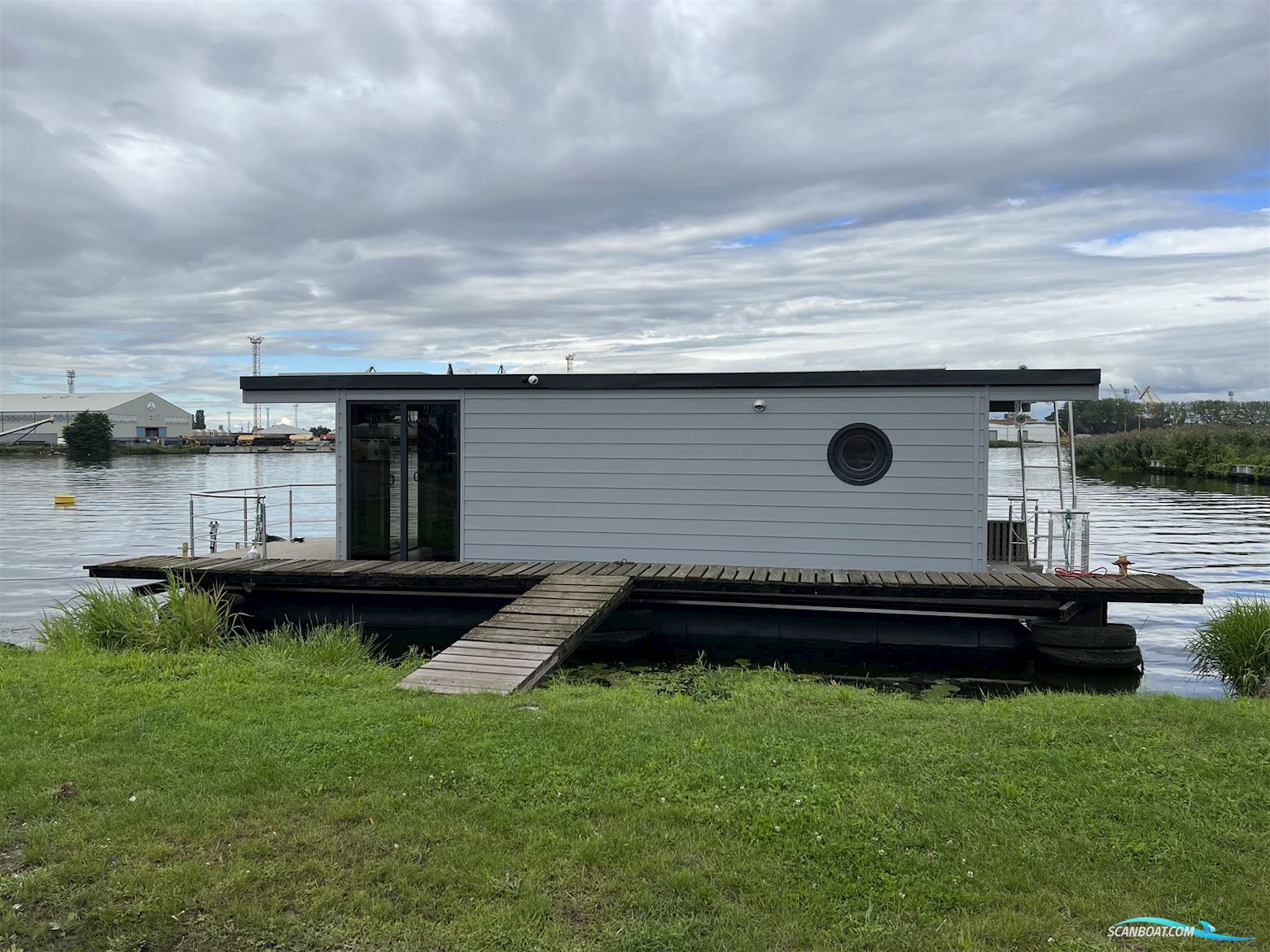 Aqua-House Hausboot Harmonia 340L