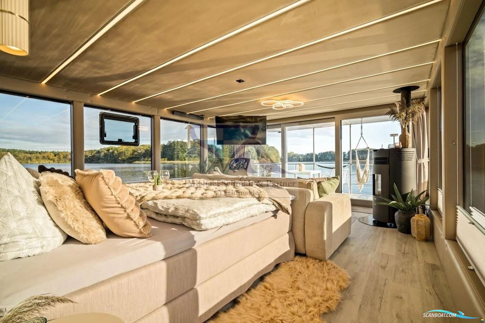 Desidus Hausboot/Hausyacht Lake Suite