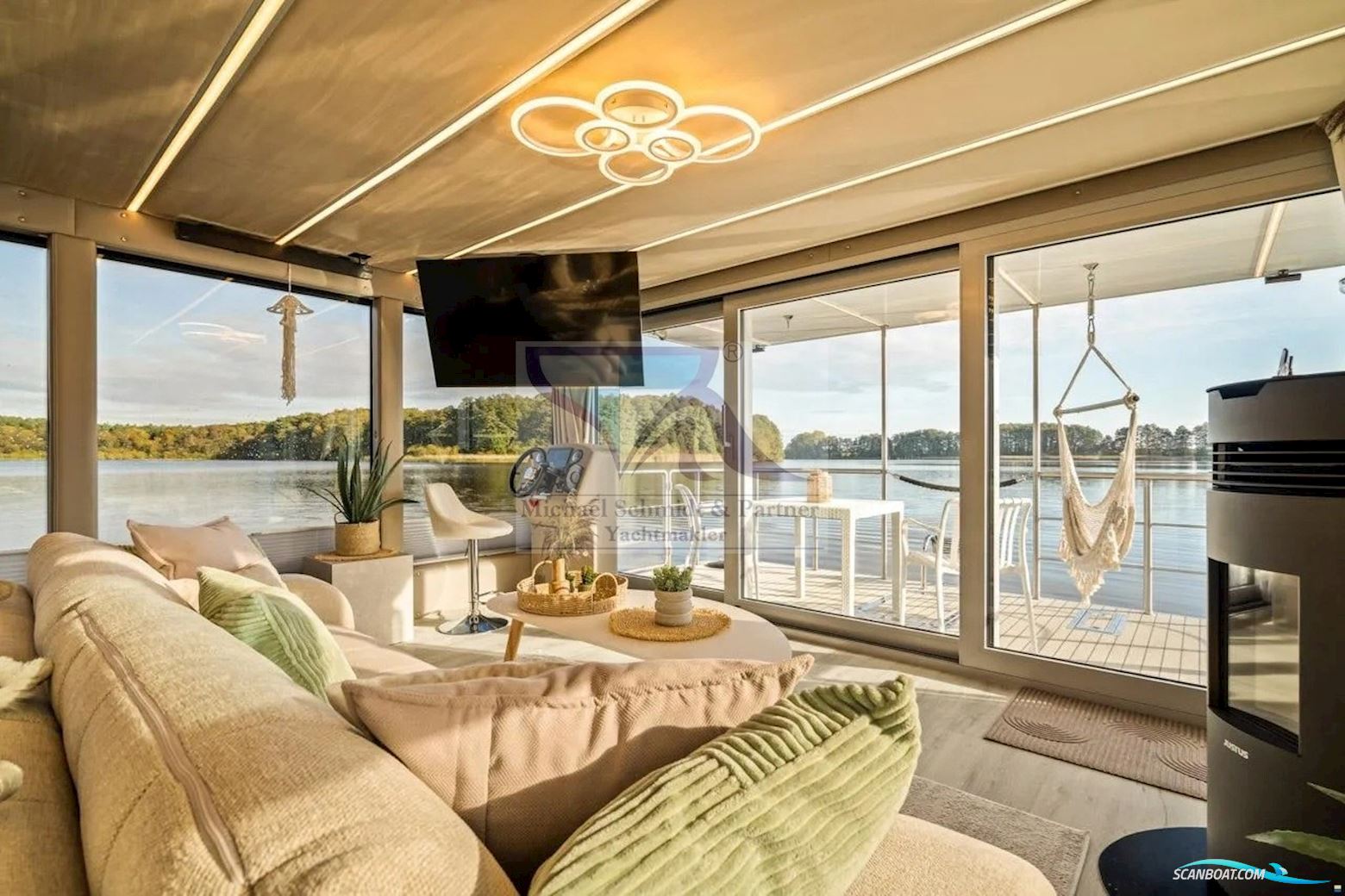 Desidus Hausboot/Hausyacht Lake Suite