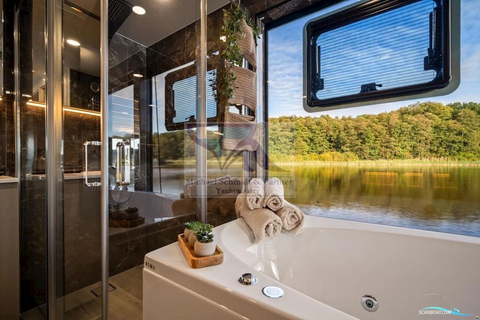 Desidus Hausboot/Hausyacht Lake Suite