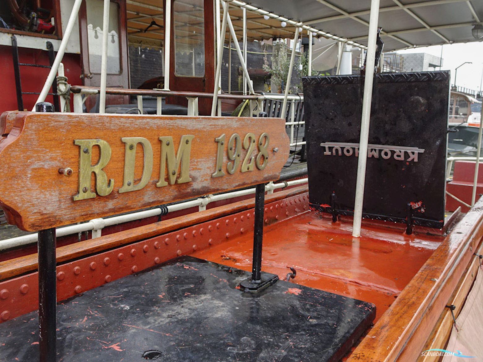 Dockyard 13, Motor tender