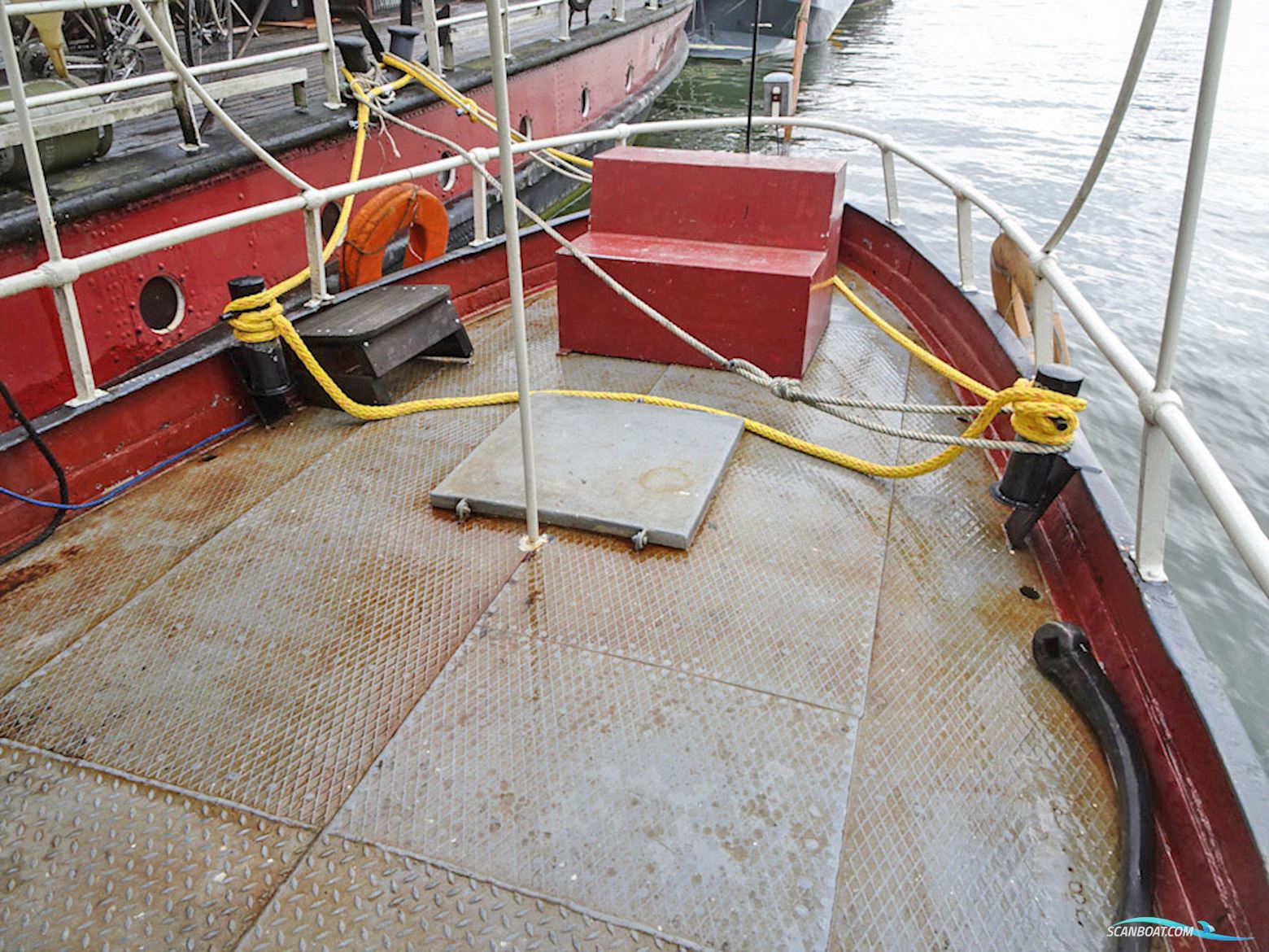 Dockyard 13, Motor tender