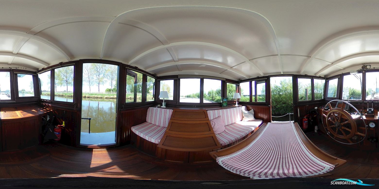 Dutch Barge Replica Huizen aan water 2010, met Gardner motor, België