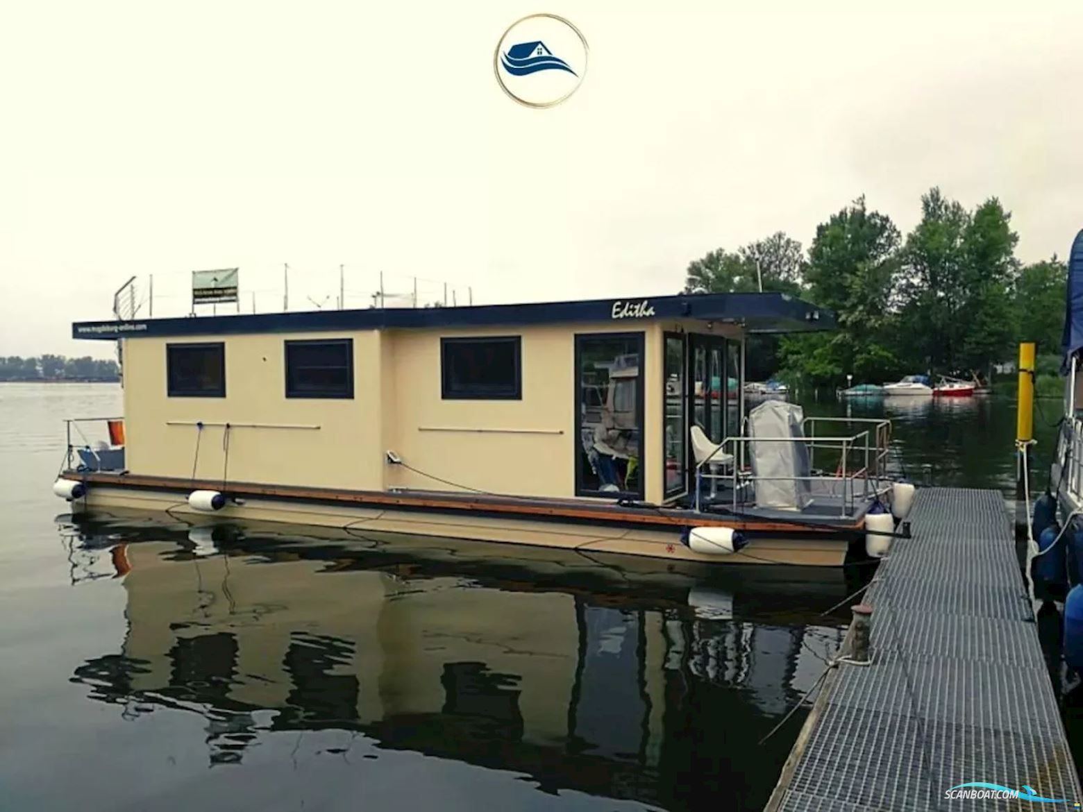 Hausboot Editha Huizen aan water 2017, met Honda motor, Duitsland