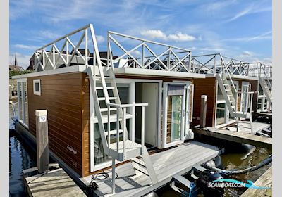 Havenlodge Melite Houseboat Huizen aan water 2022, met Suzuki motor, The Netherlands