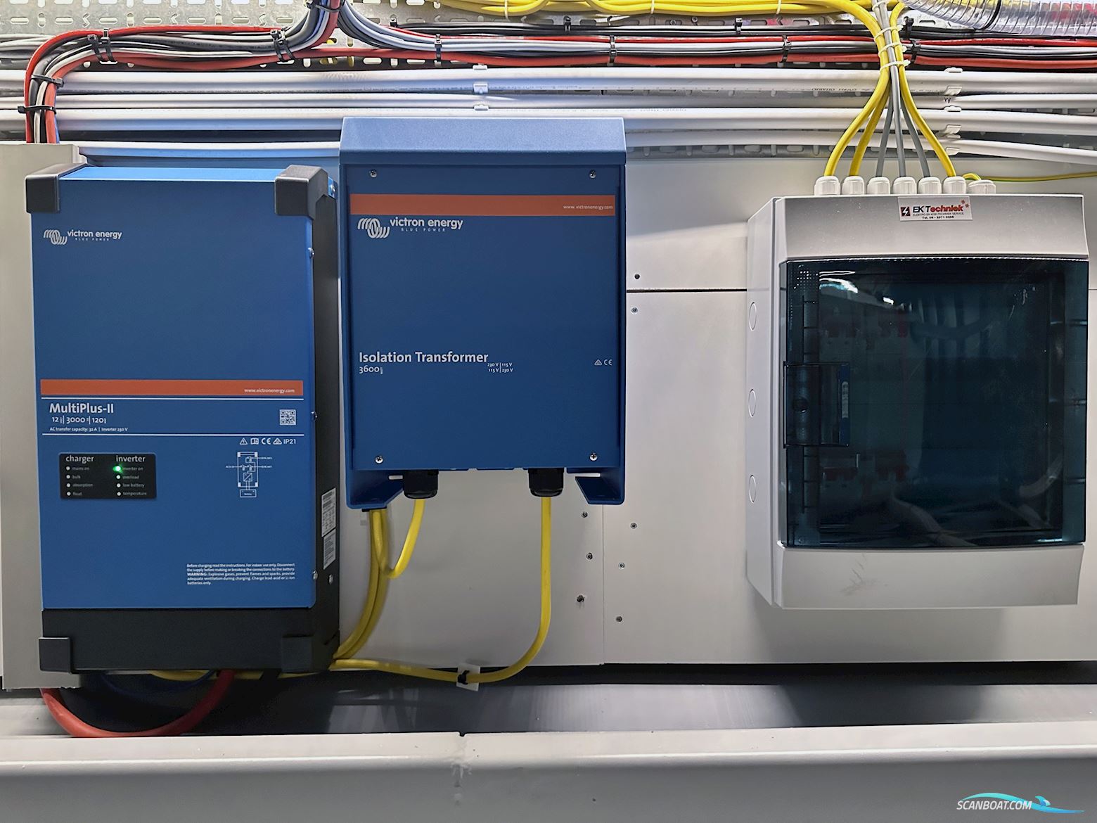 Homeship Vaarchalet 1250D Luxe Houseboat