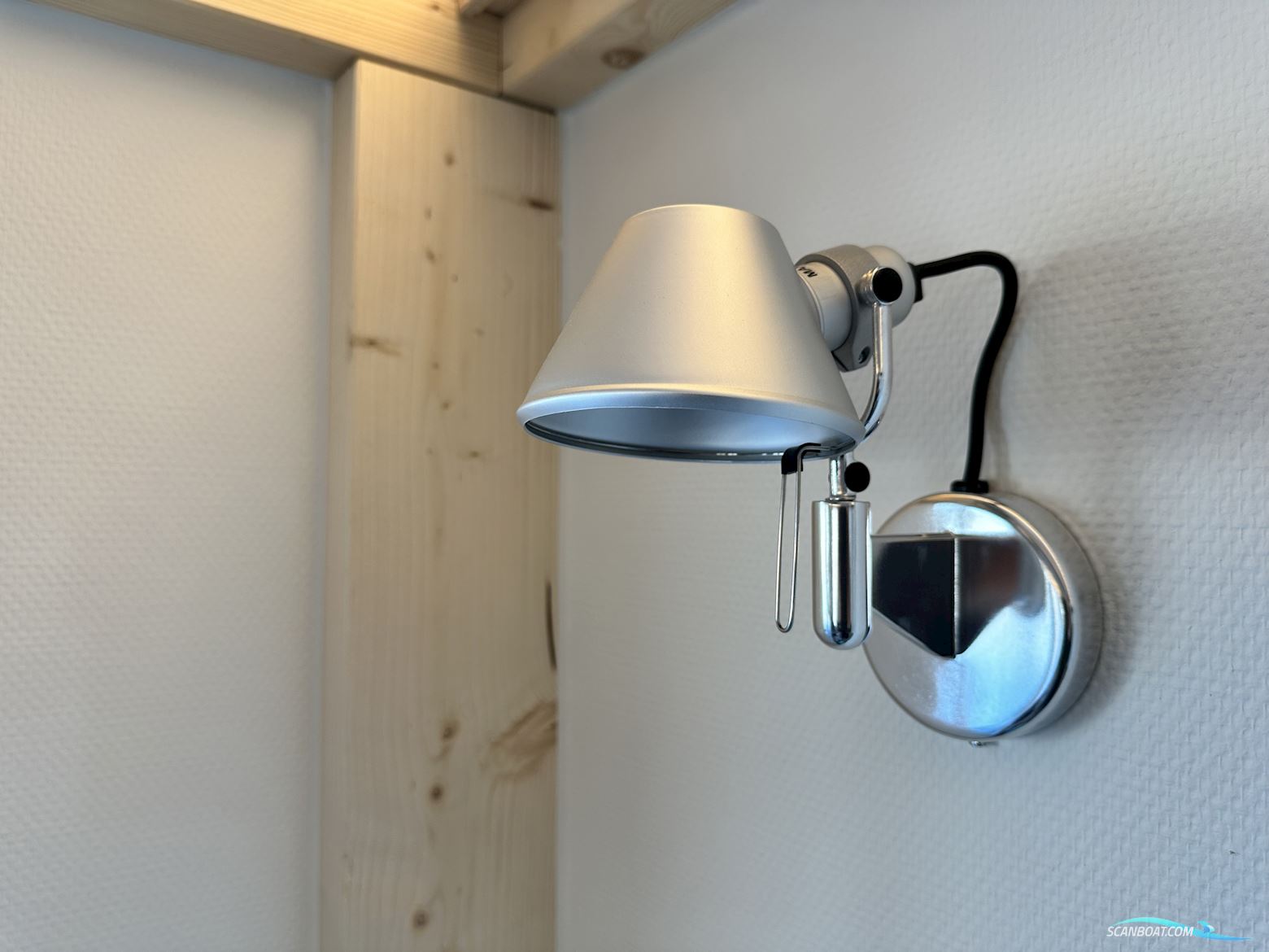 Homeship Vaarchalet 1250D Luxe Houseboat