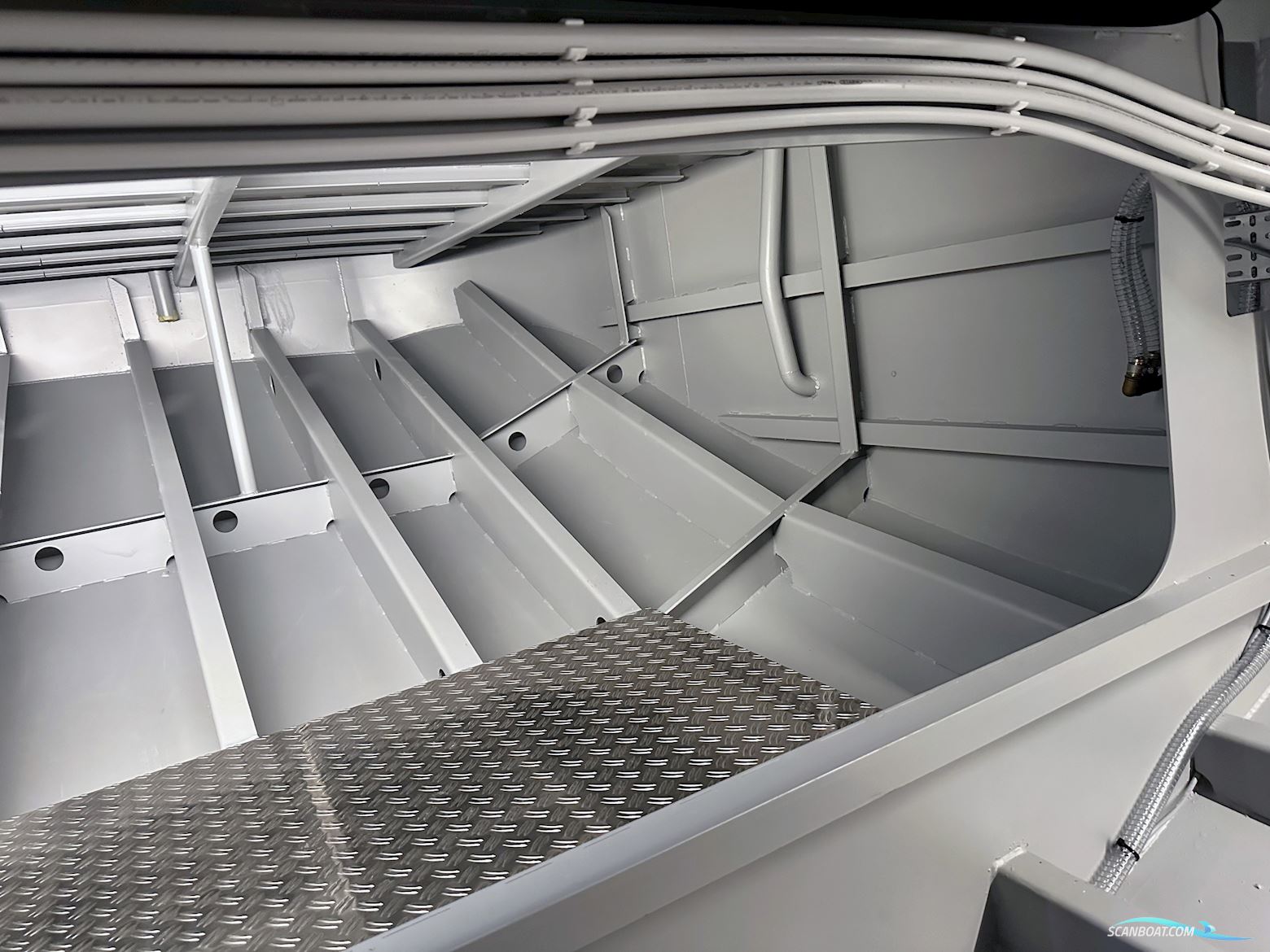 Homeship Vaarchalet 1250D Luxe Houseboat