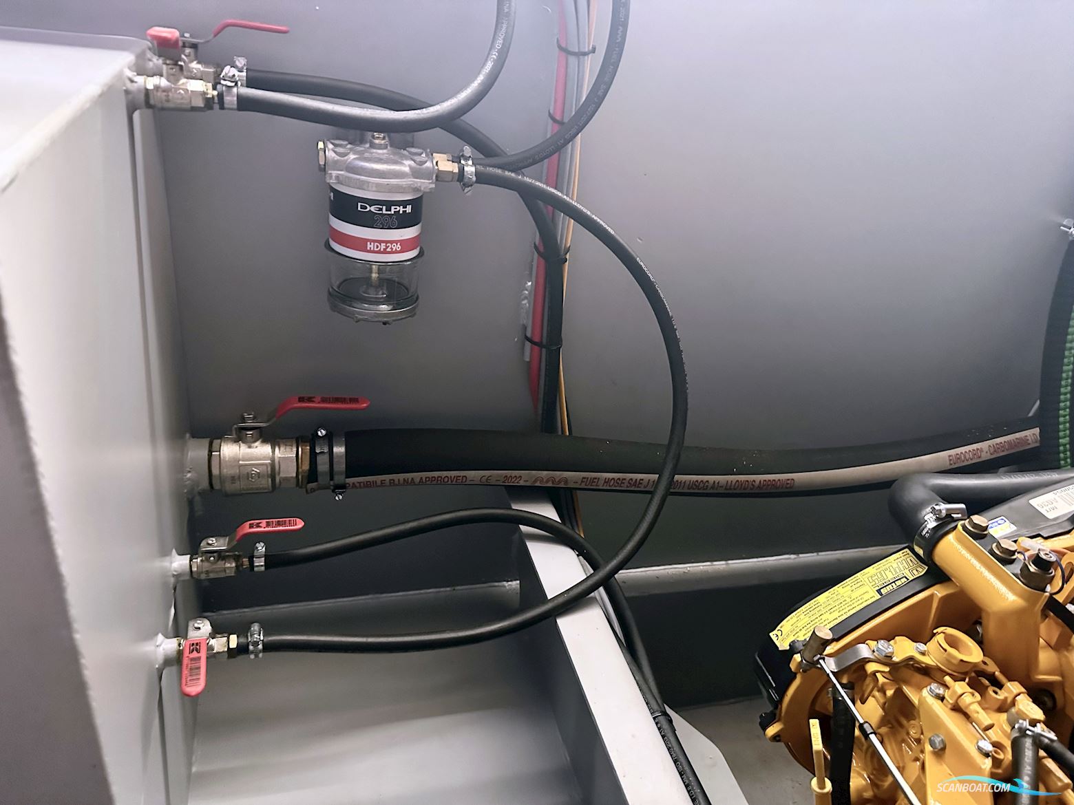 Homeship Vaarchalet 1250D Luxe Houseboat