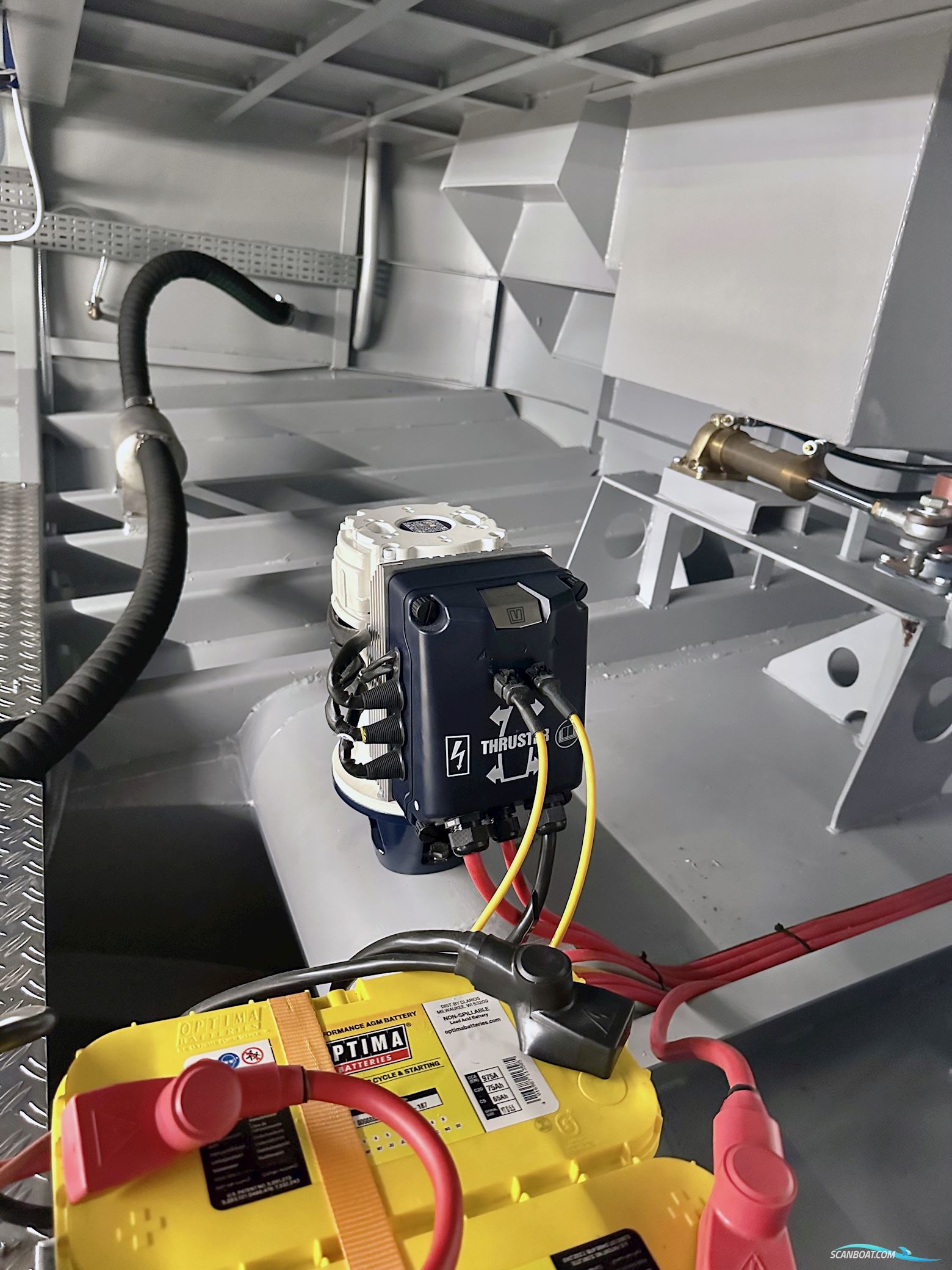 Homeship Vaarchalet 1250D Luxe Houseboat