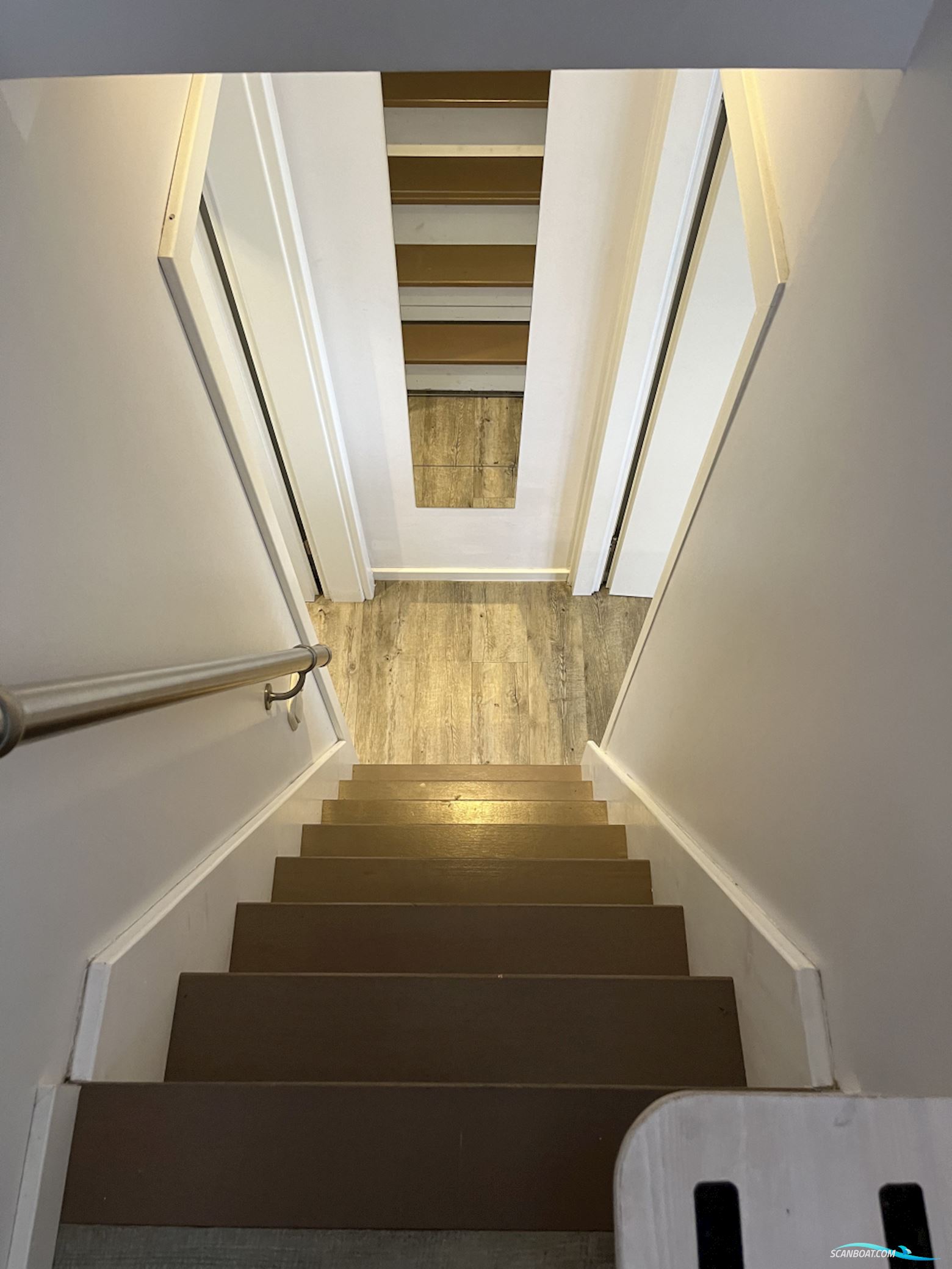 Houseboat  Under Dock  18