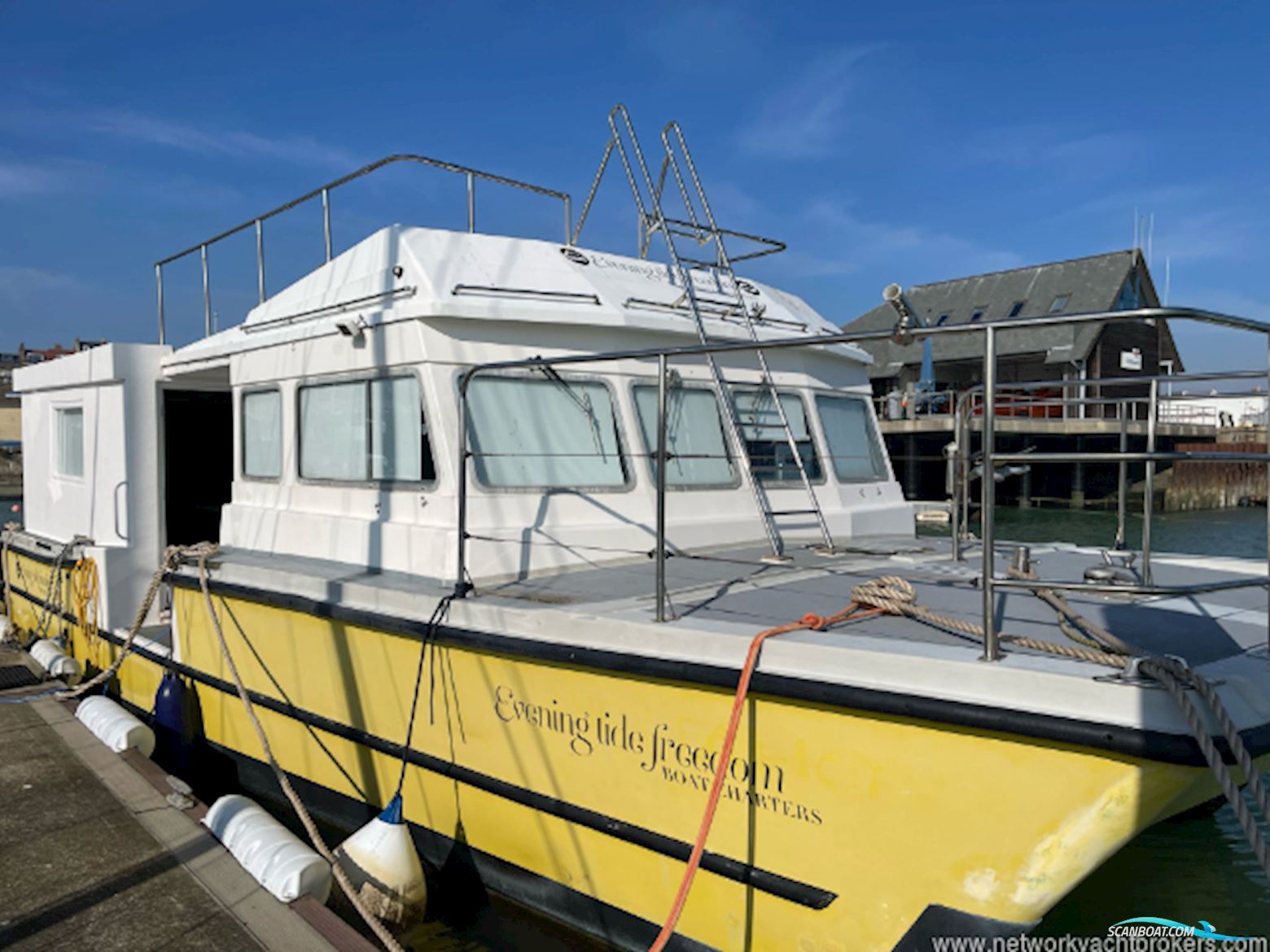 Houseboat Powercat 40 Converted to a