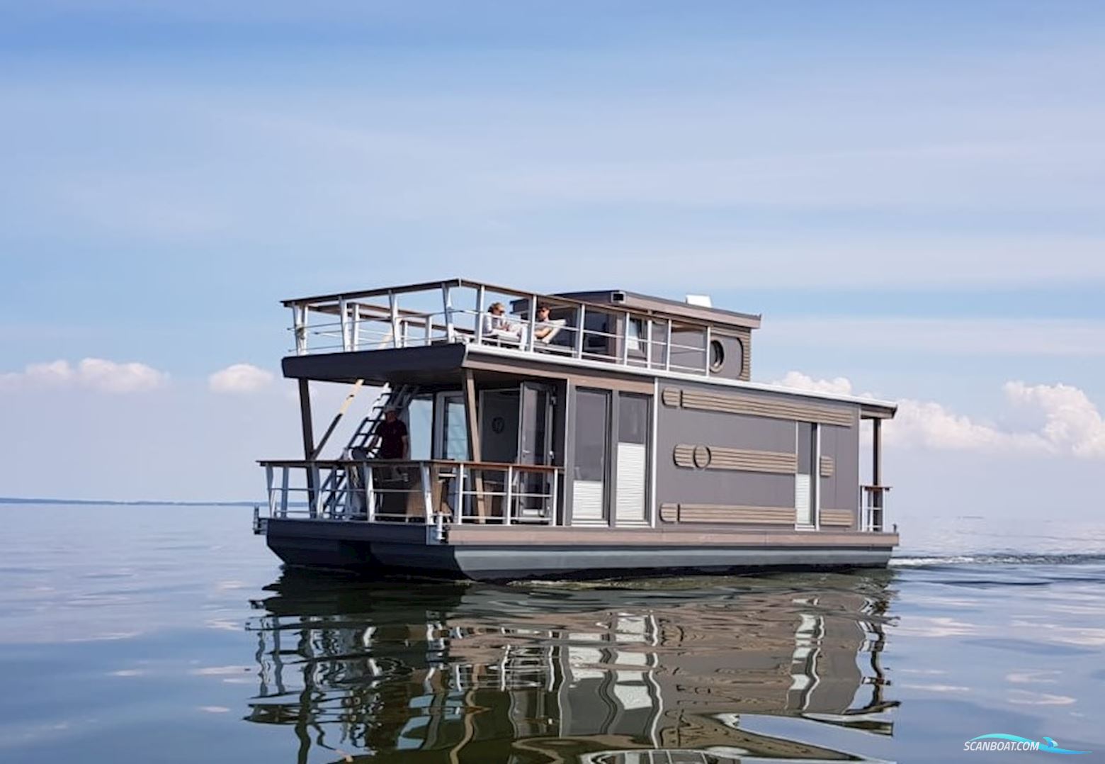 Houseboat Under Dock 18