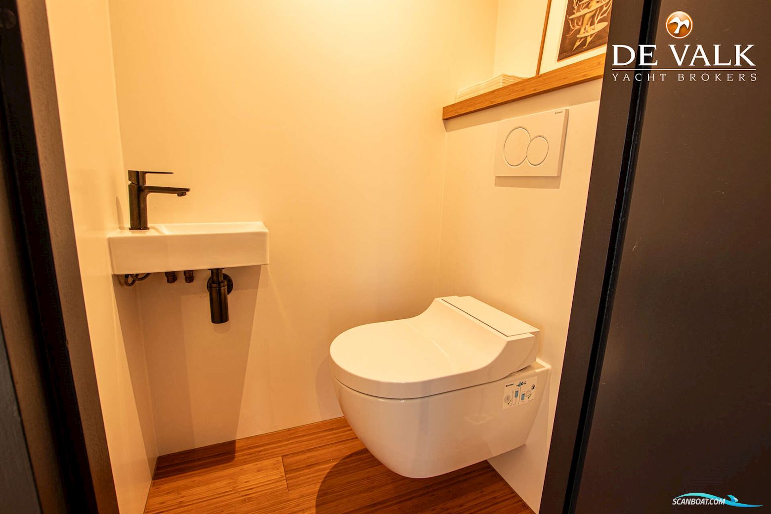 Houseboat Waterloft Luxemotor