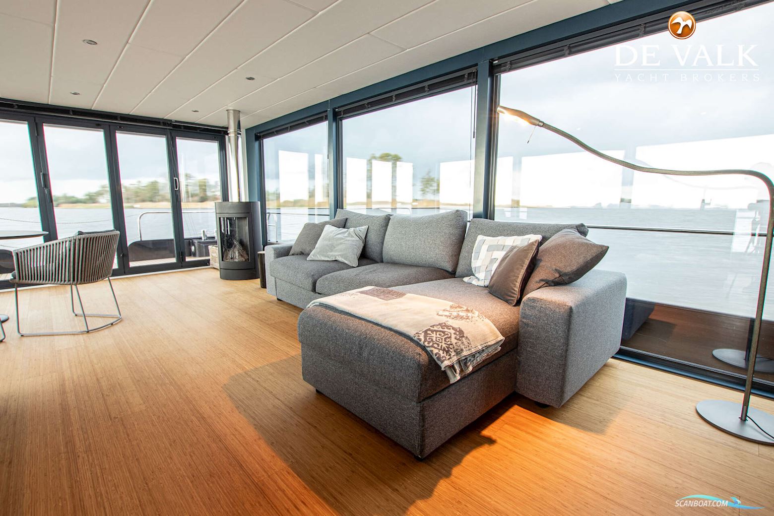 Houseboat Waterloft Luxemotor