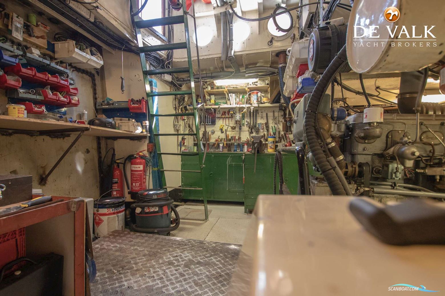 Houseboat Waterloft Luxemotor Spitz 38M