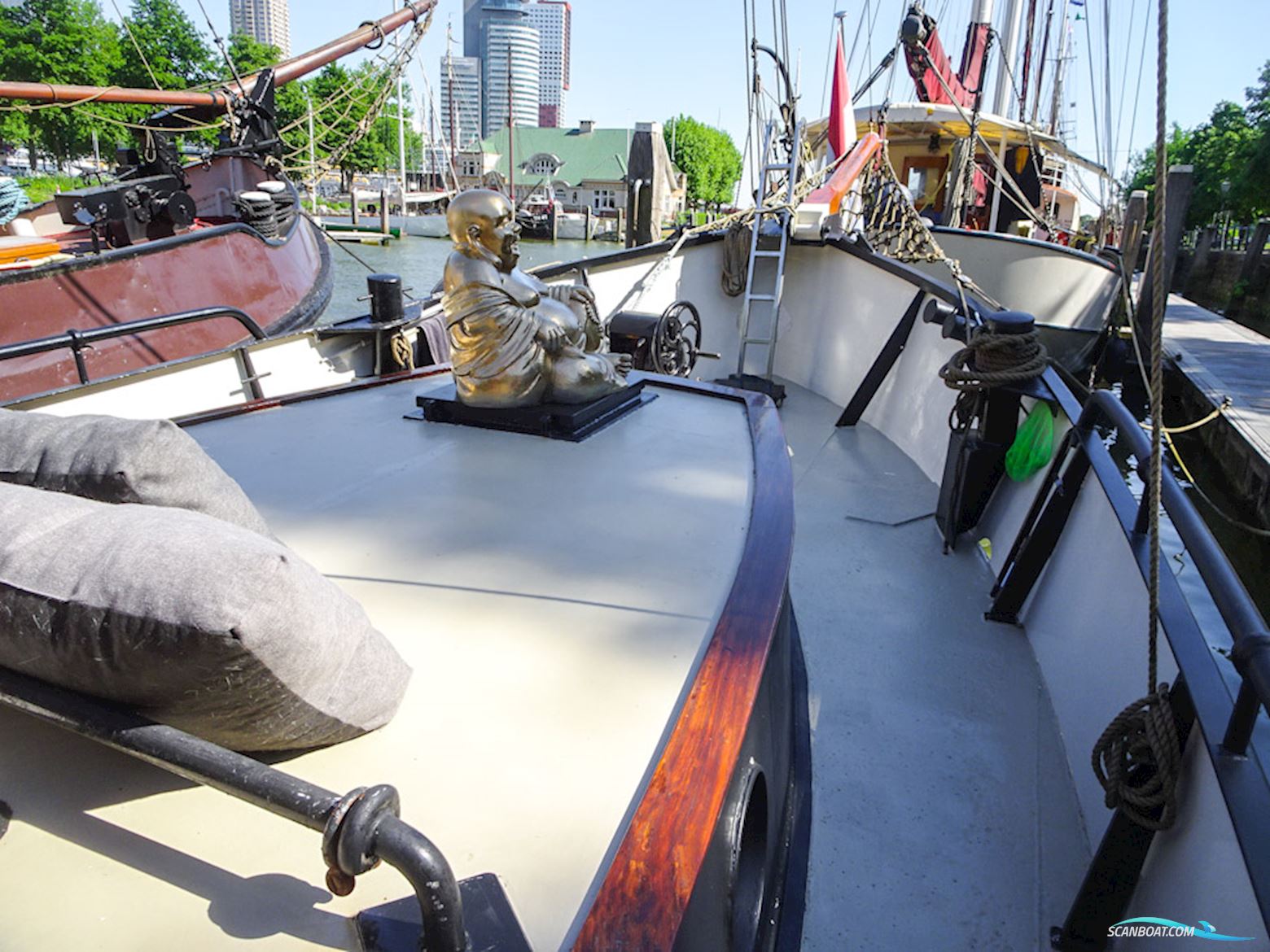 Kotter varend woonschip 14.95