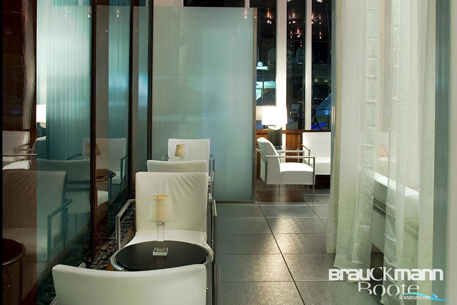 Lazzara Marine Präsentations-Hausboot