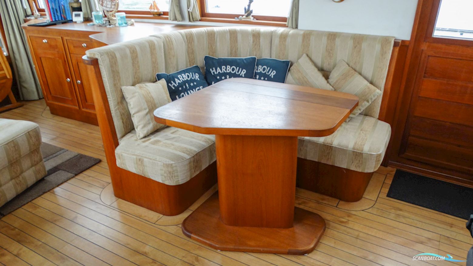 Luxe Motor 16.20 Deckhouse