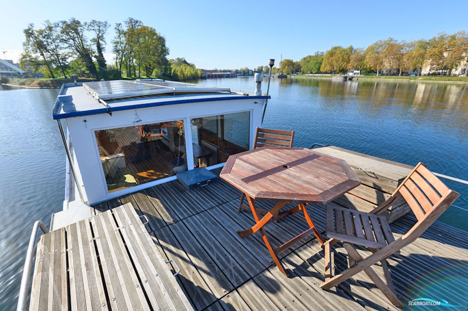 Luxe Motor 21.18 Met Ubc