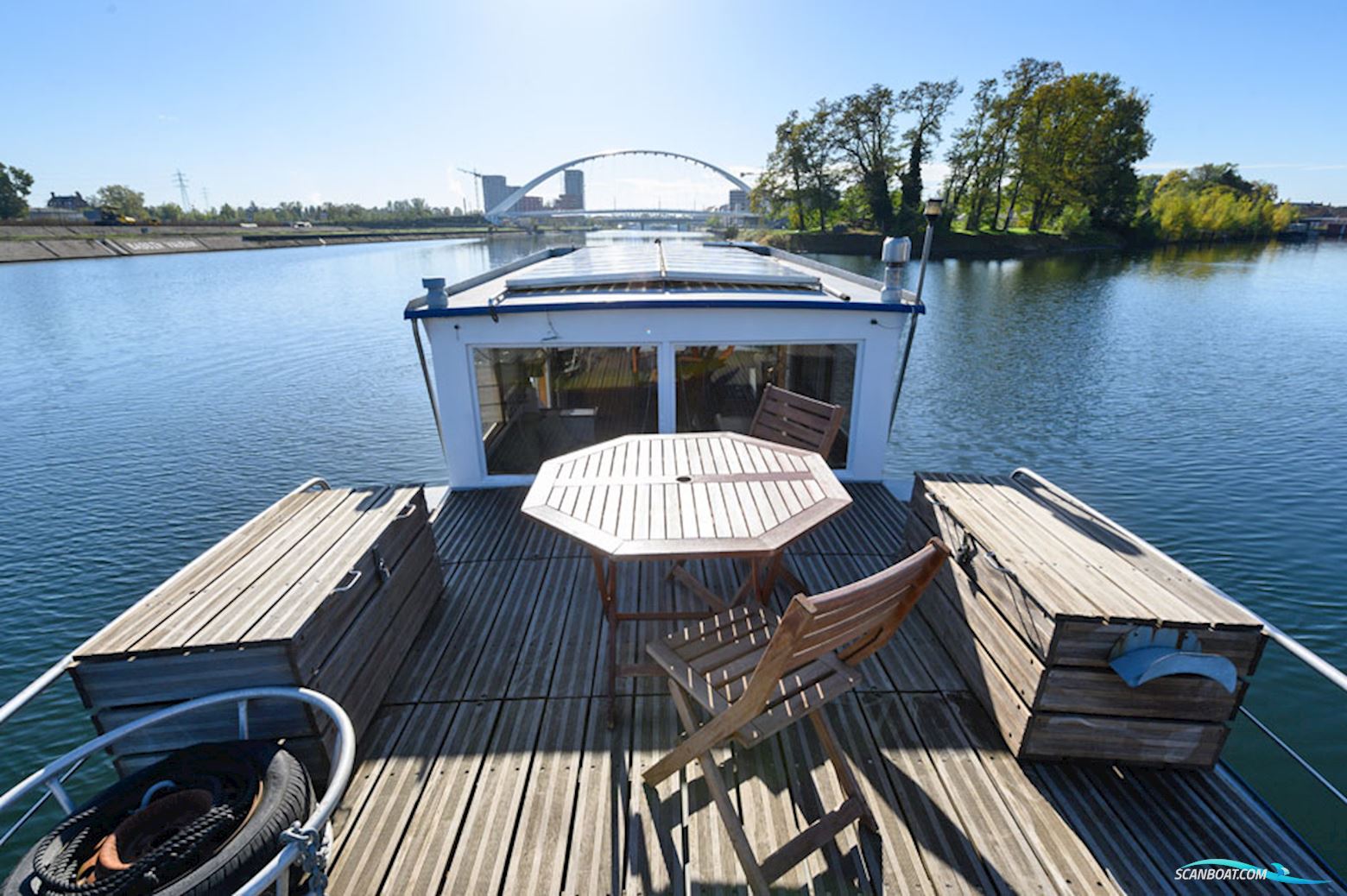 Luxe Motor 21.18 Met Ubc