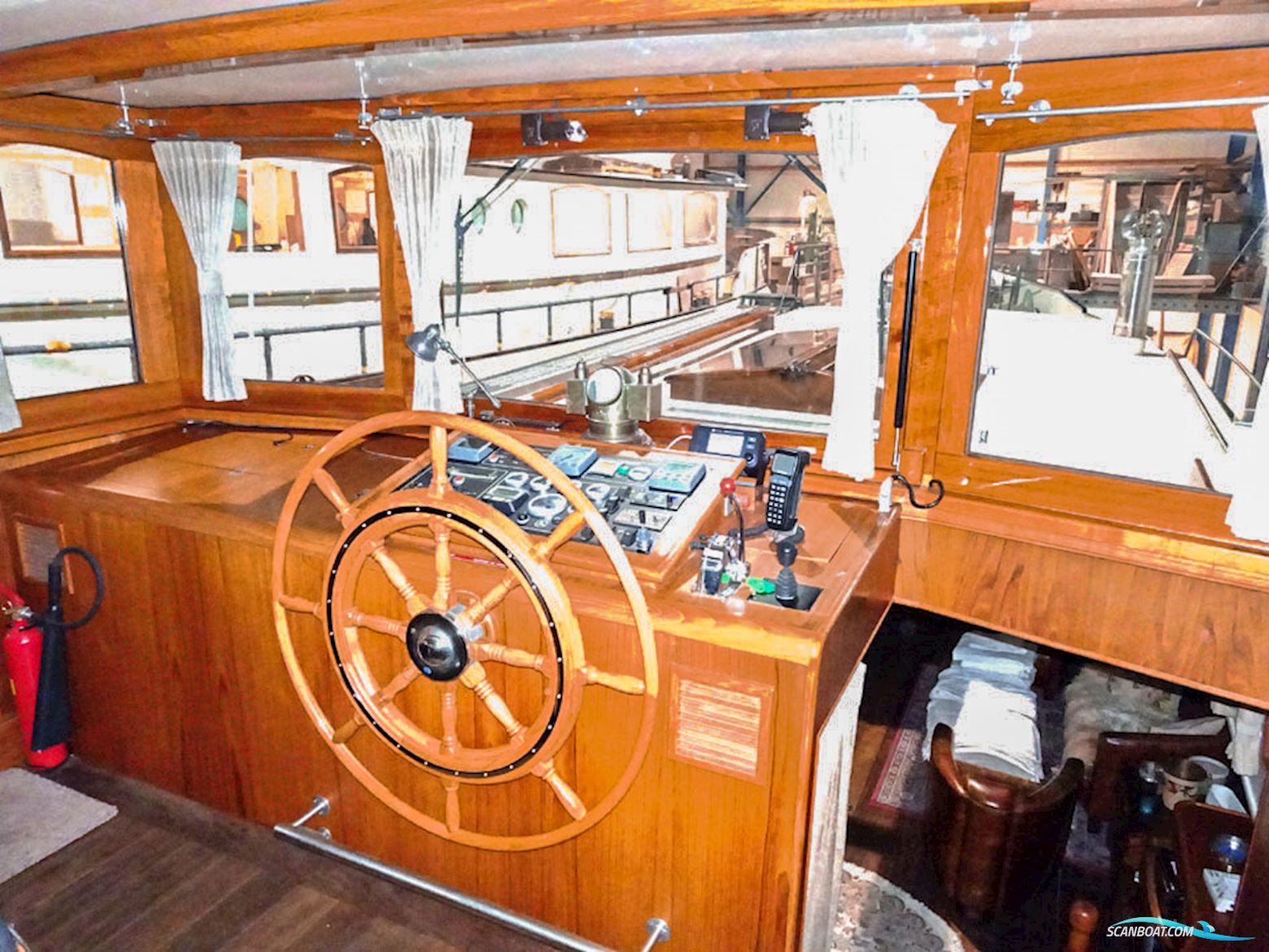 Luxe Motor Cruise 19.75