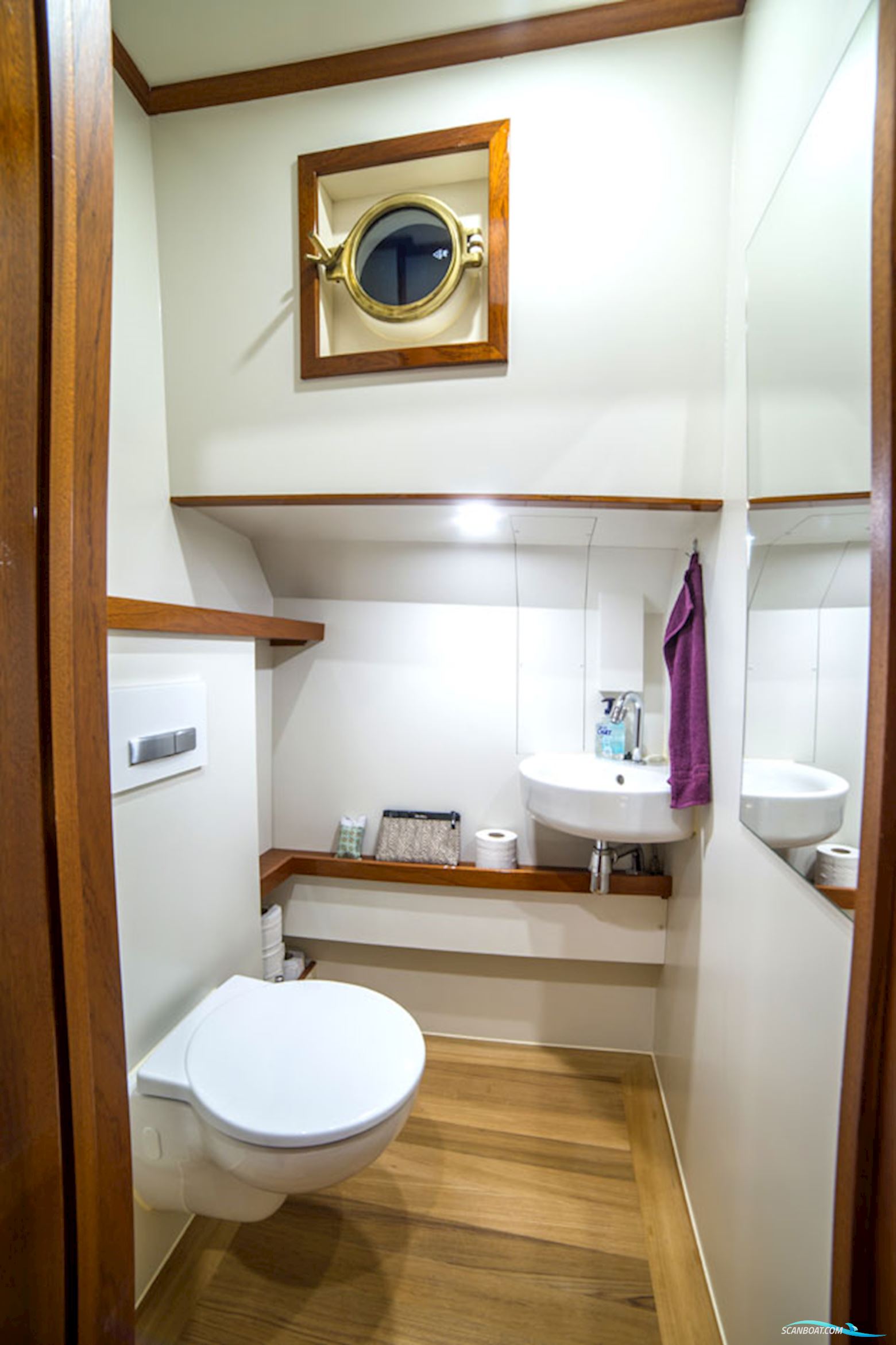 Luxe Motor Cruise 19.75