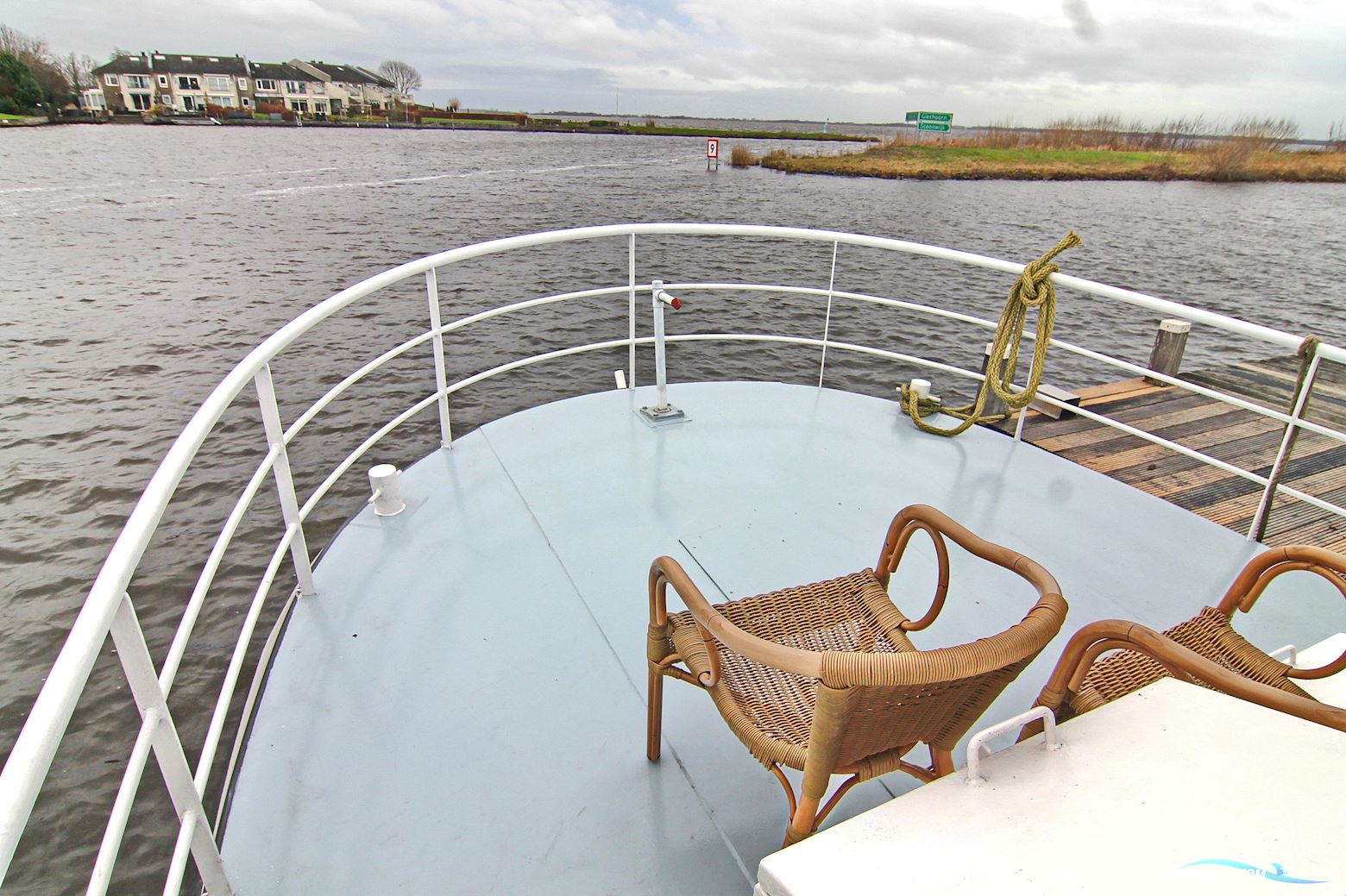 Luxe-Motor Live Aboard