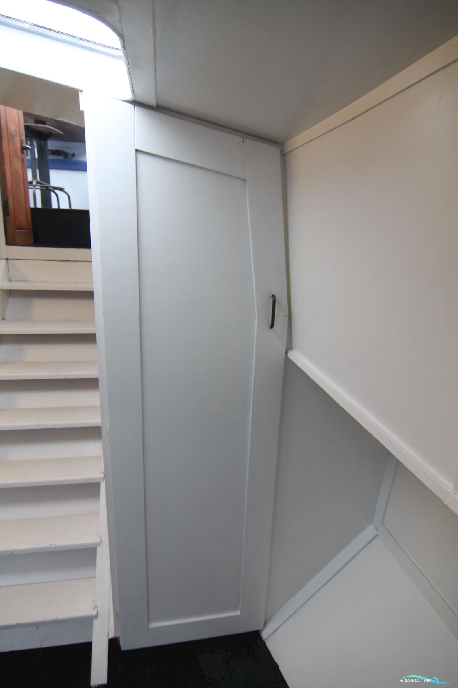 Luxe-Motor Live Aboard