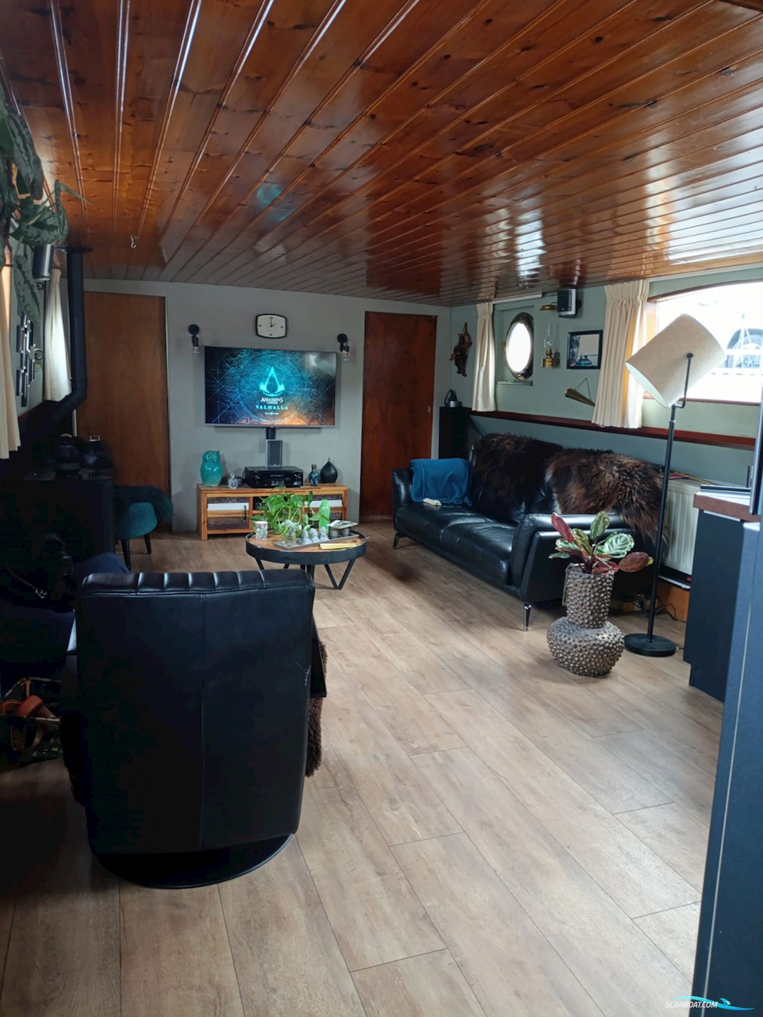 Luxemotor Woonschip 27.00