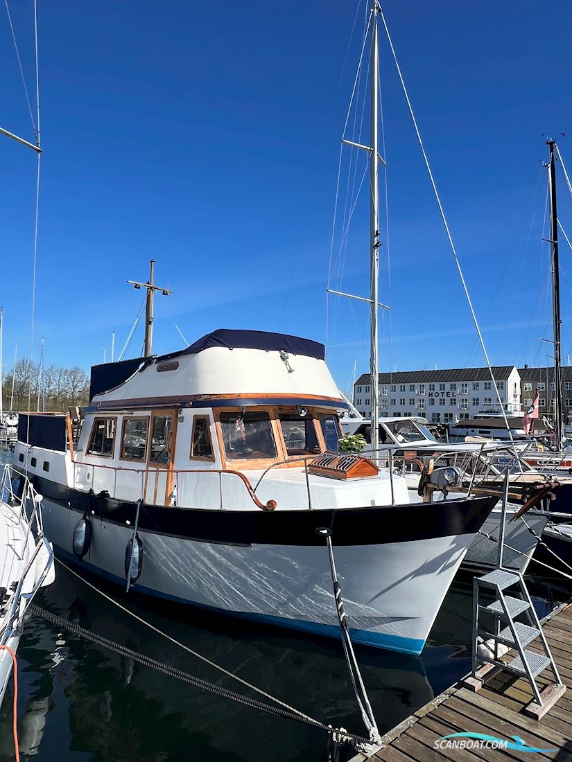Marine Trader 42