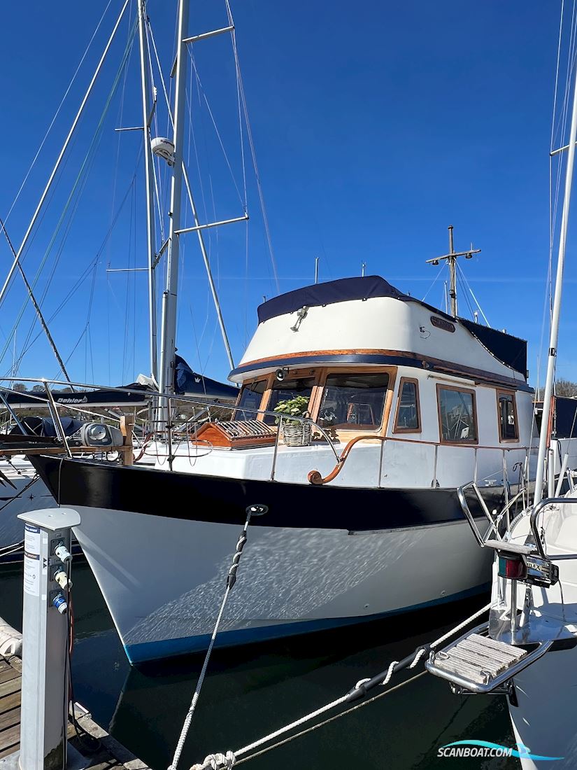 Marine Trader 42